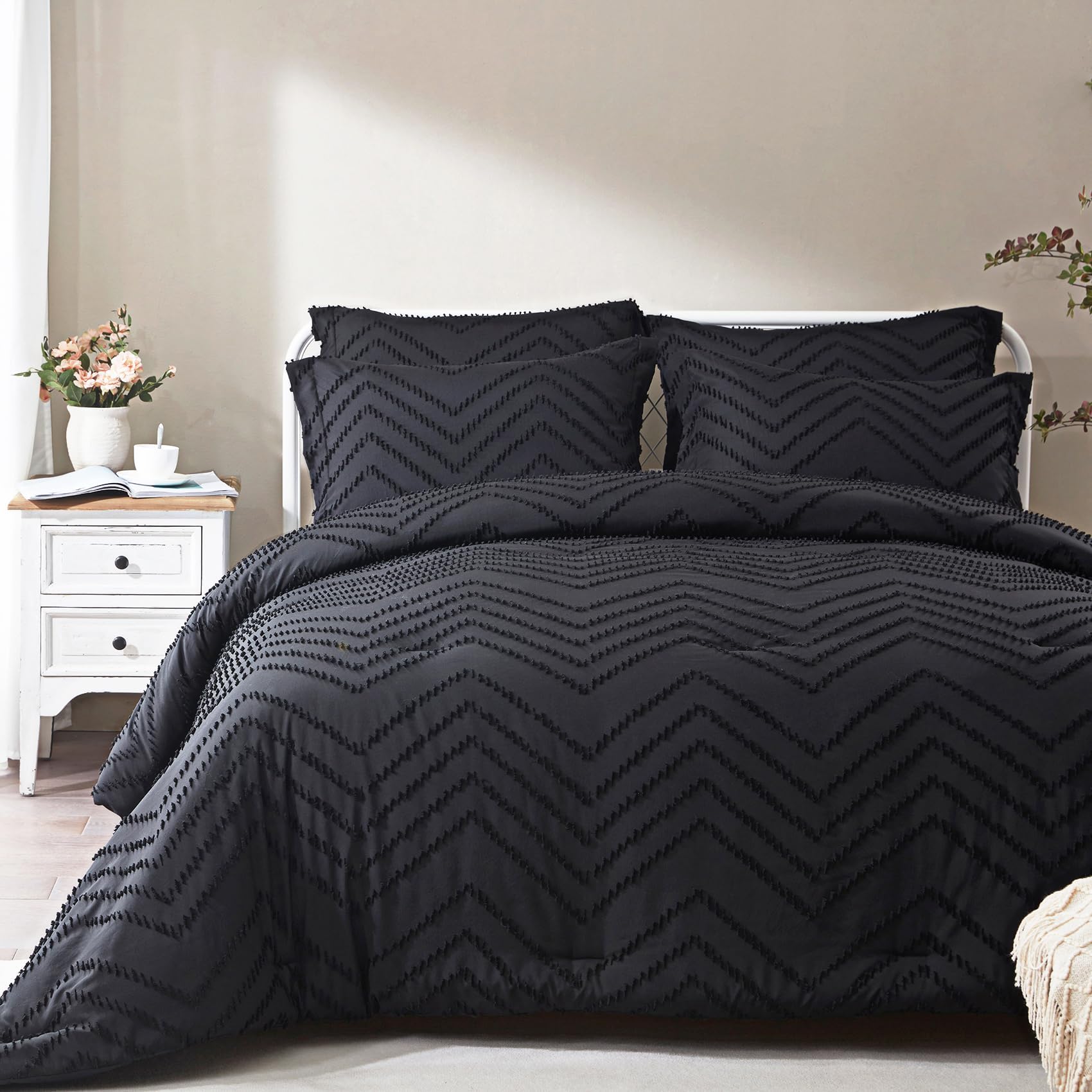 Anluoer King Comforter Set -Tufted Down Alternative Comforter with 2 Pillow Shams, Soft Boho King Size Bedding Comforter Sets Lightweight All Season (Black,102x90 inches, 3 Pieces)
