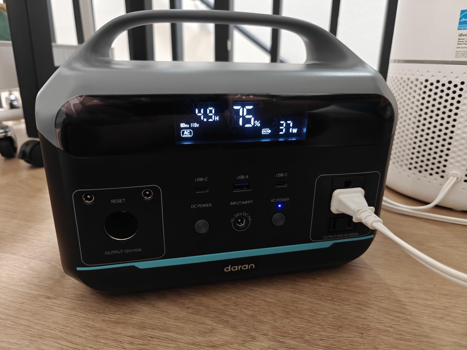 DaranEner budget-friendly portable power station