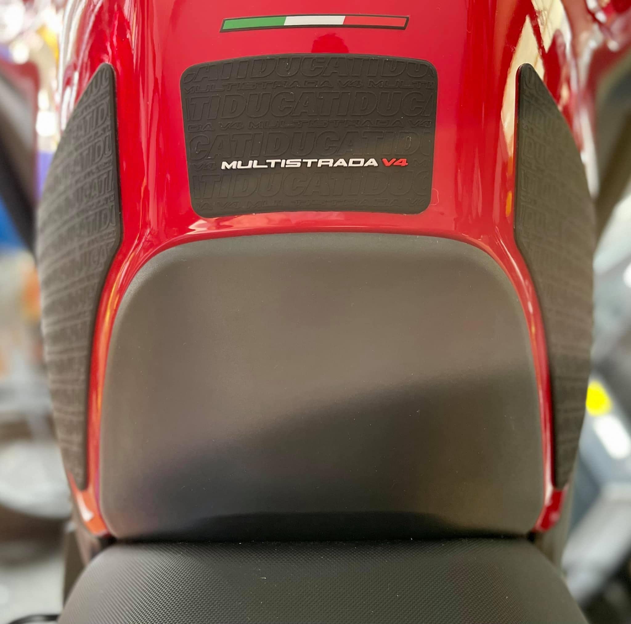 Protections latérales pour réservoir de carburant pour Ducati Multistrada V4S 2021-2024 - Noir - Protection contre la traction du genou Multistrada V4S