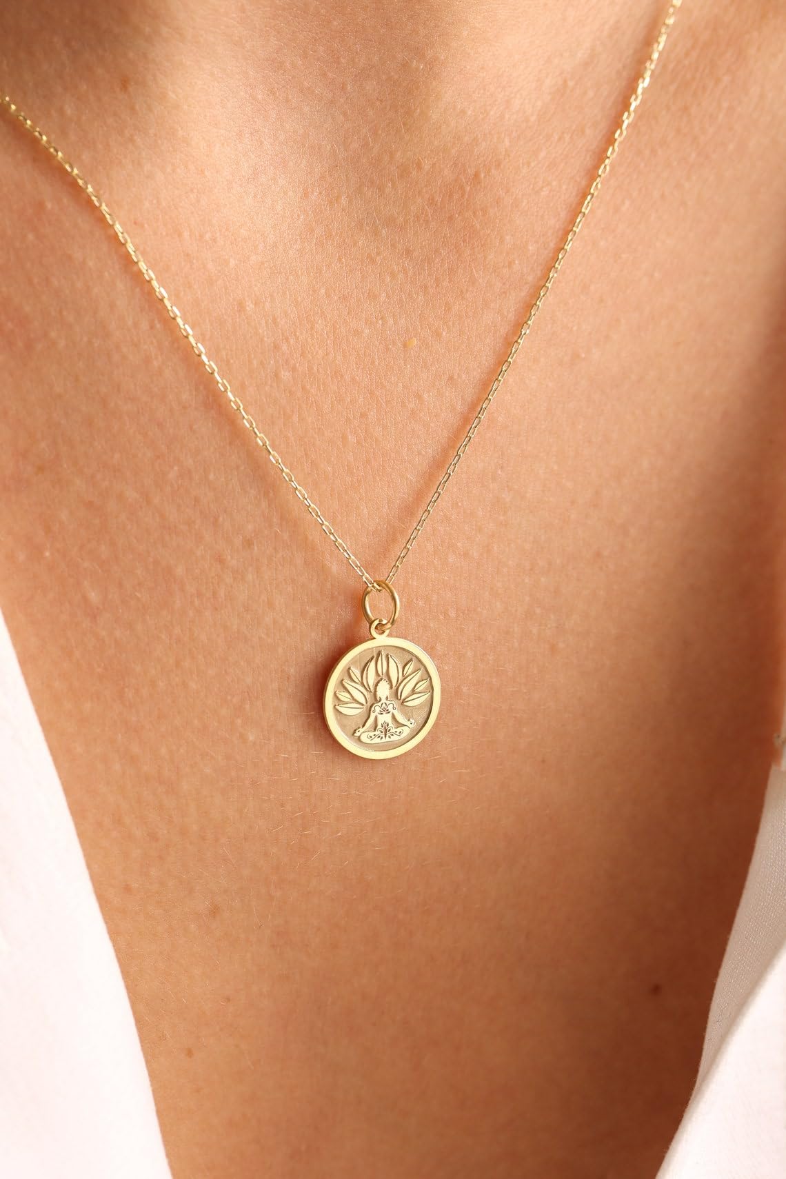 LKBEADS Halskette aus 925er Sterlingsilber, 24 mm | 45,7 cm Kette | Yoga-Lotus-Schmuck, Om-Halskette | Anhänger für Damen | Handgefertigt, vergoldet | LK_PNK_01367