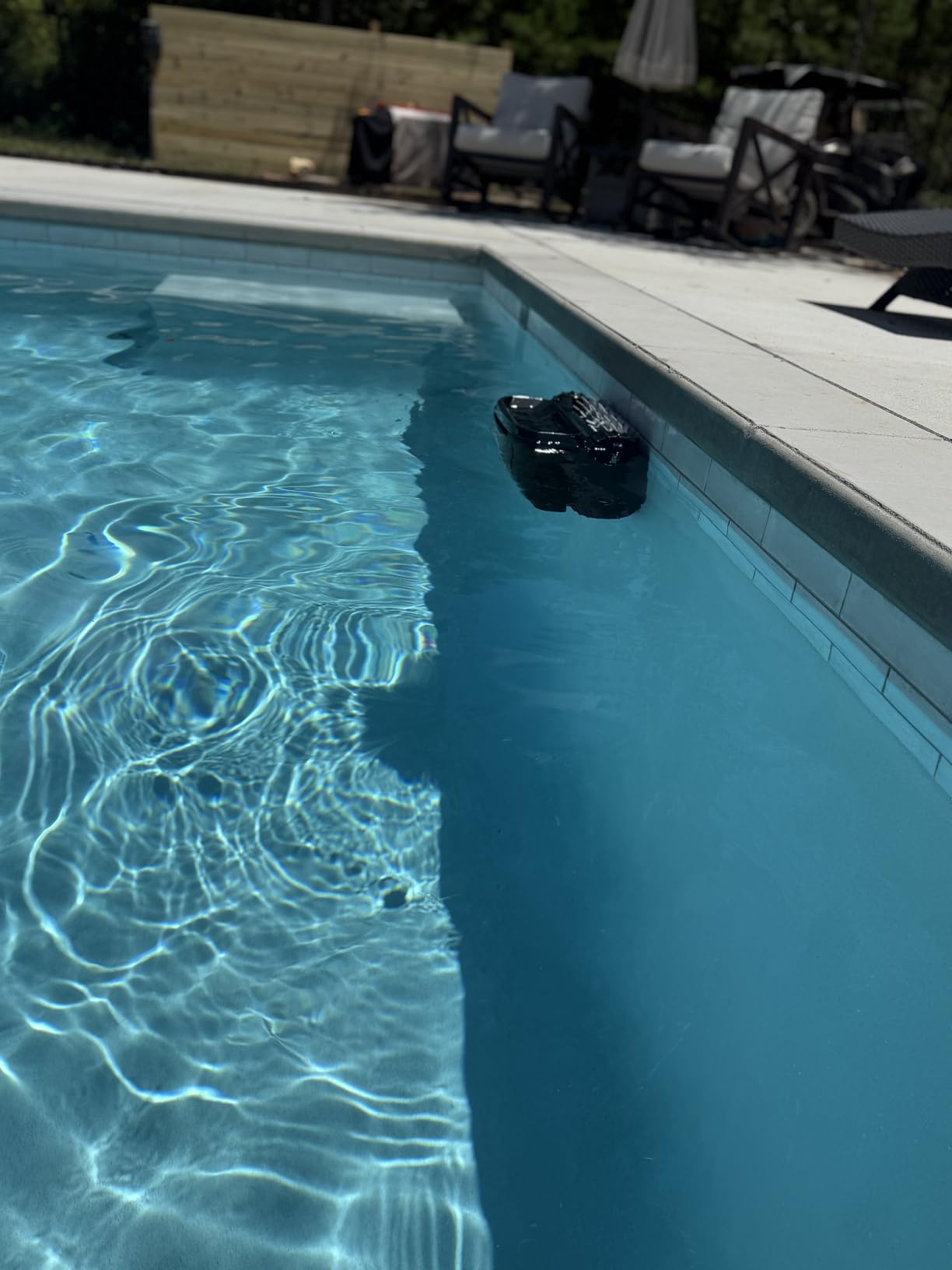 AquaSense 2 Pro battery life and pool coverage specs