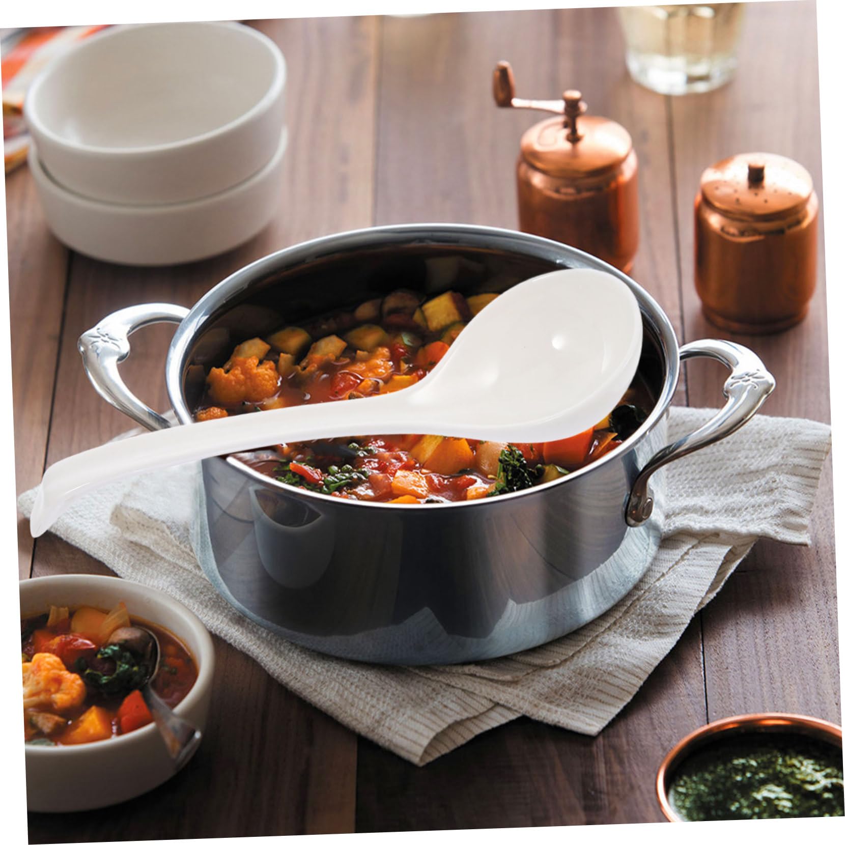 SOLUSTRE Mestolo da Zuppa in Porcellana Bianco da 10,6 Pollici, Impugnatura Comoda, Resistente a Microonde, per Servire Zuppe e Miso in Cucina