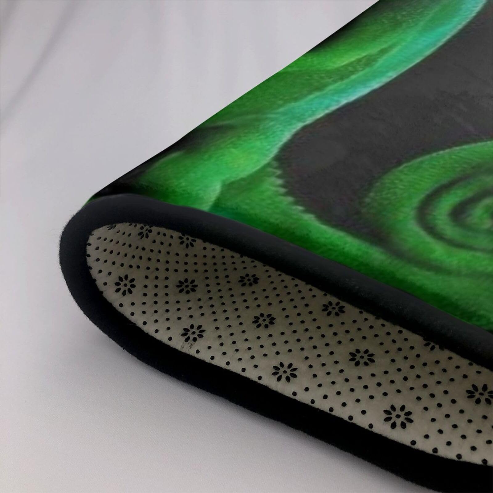 Amazon | 緑色のトカゲ（11） ラグ カーペット 滑り止め付 絨毯 洗える