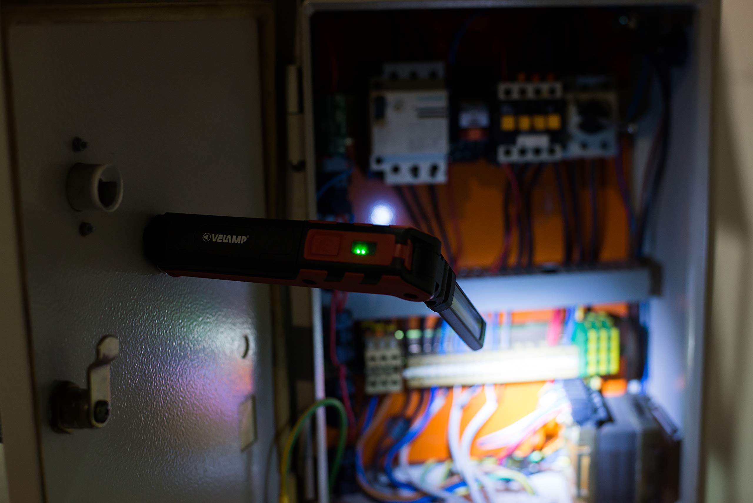 VELAMP - Lampada da Lavoro Magnetica e Pieghevole Kubrik, Batteria 2000mAh Autonomia 5h, Torcia Led Ricaricabile Sottile a Luce Diffusa e Torcia Concentrata - Luce di Ispezione con Gancio per Officina