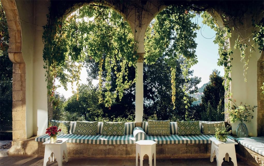 Beit Trad: Recipes, stories & the art of Lebanese hospitality /anglais