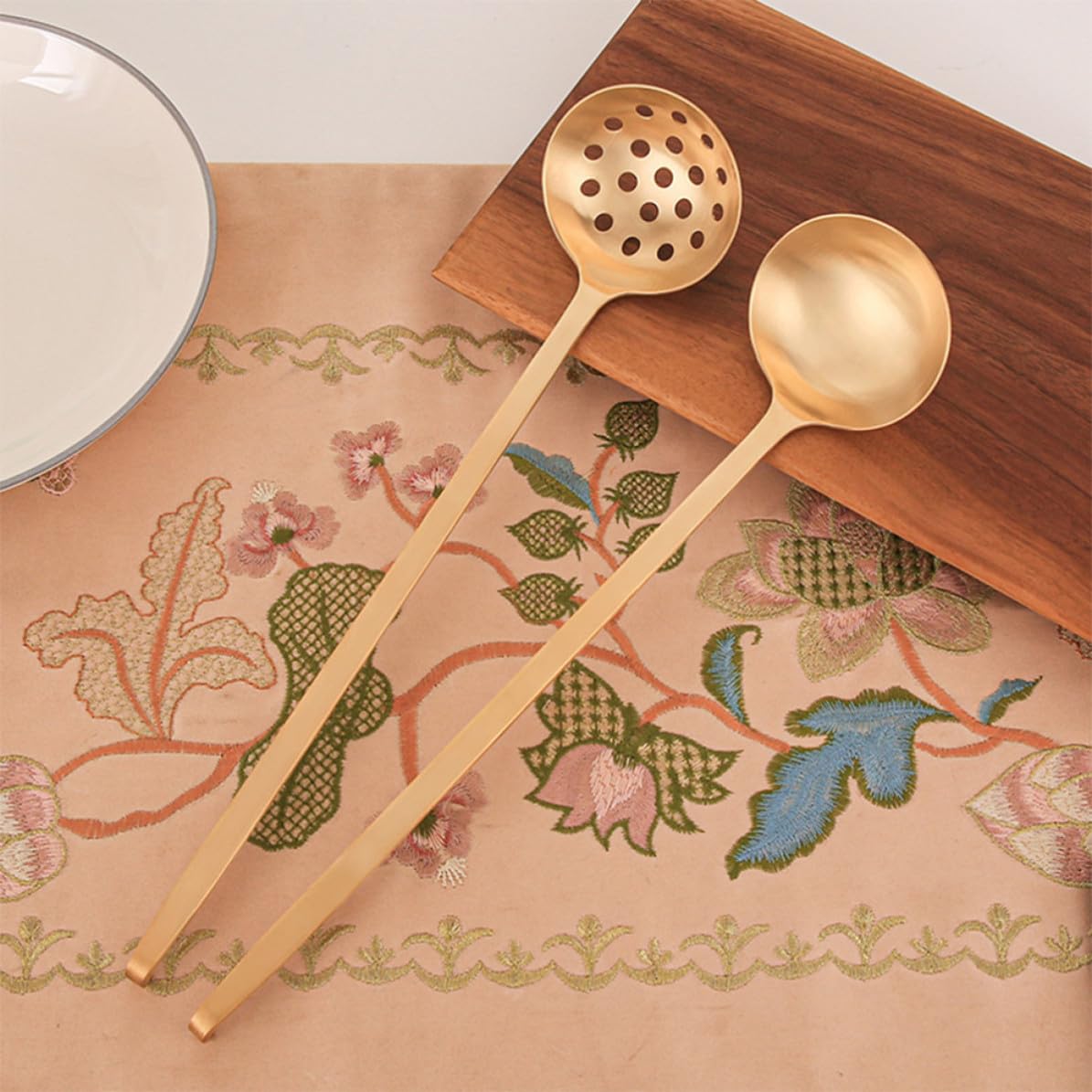 Kichvoe Set di 2 Cucchiai da Zuppa Manico in Ottone, Cucchiai Scolapasta per Banchetto, Presa Comoda e Resistente per Cucina Domestica