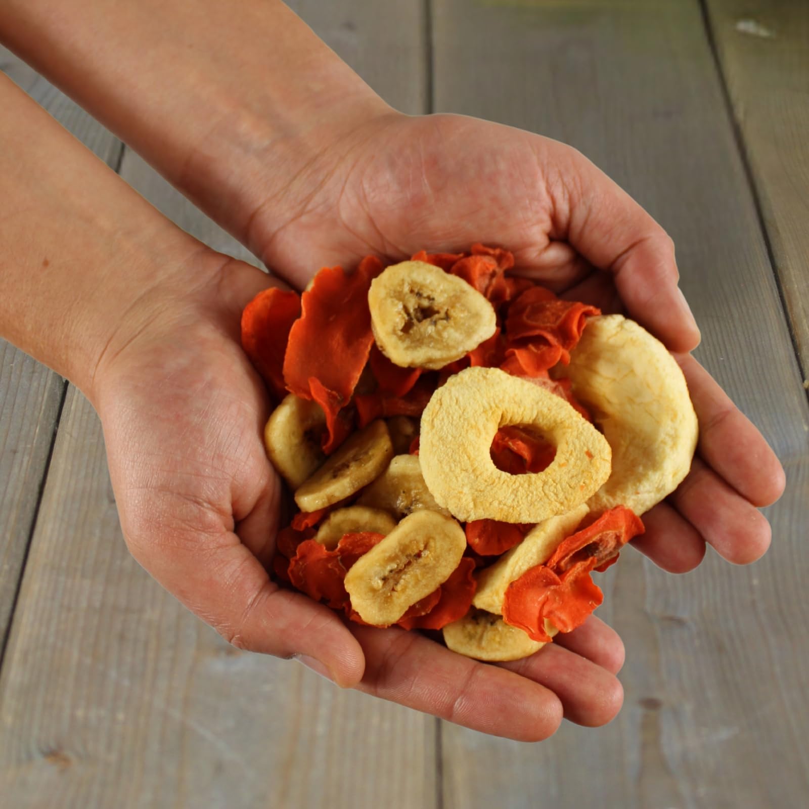 Lyra Pet® 5 kg Obst-Gemüse-Mix getrocknet - Bananen, Äpfel & Karotten | Reich an Vitaminen & Ballaststoffen - Einzelfutter für Vögel, Nager, Pferde & Reptilien - Natürliches Futter als Ergänzung