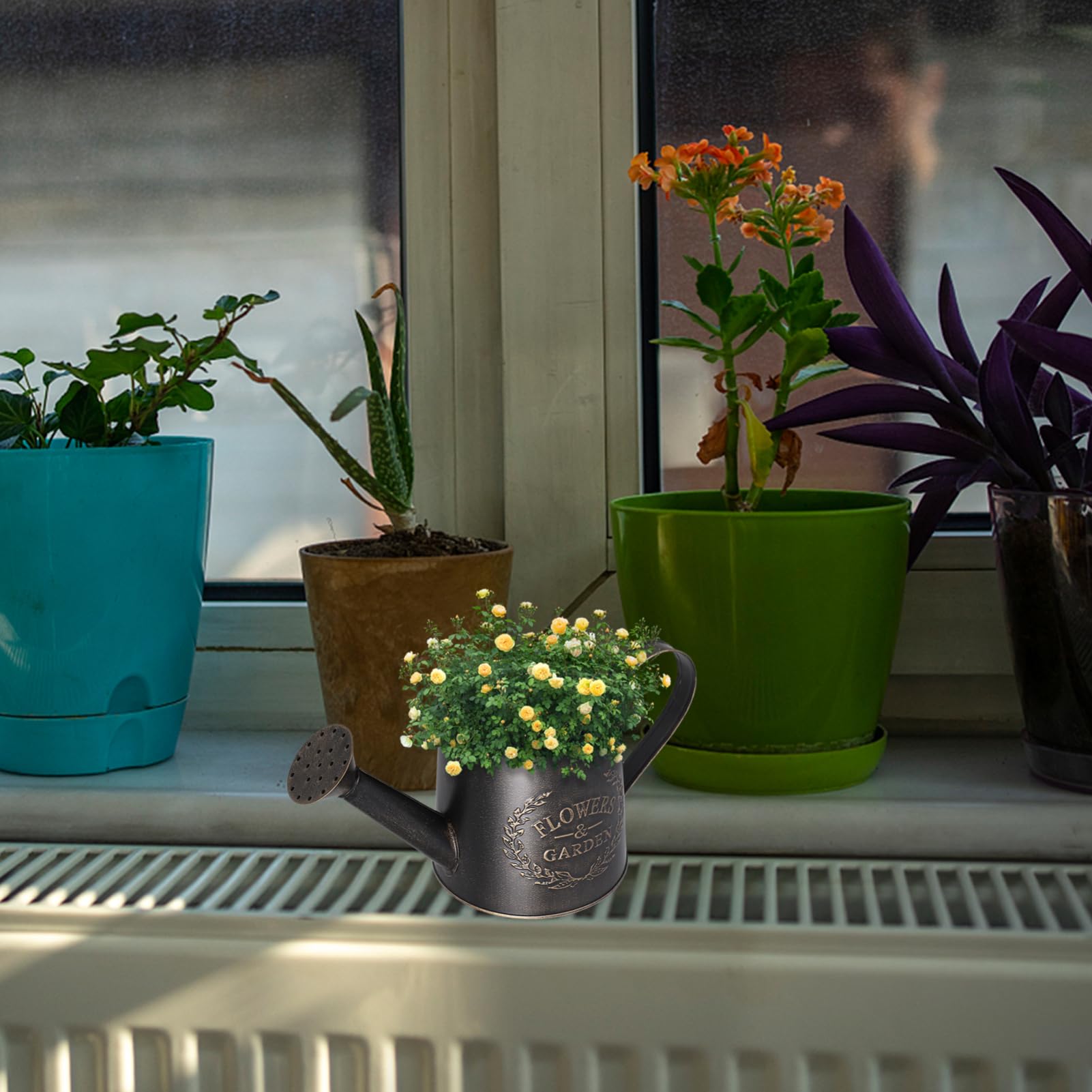 Milisten Arrosoir en métal avec bec verseur - Petit arrosoir galvanisé rustique avec poignée pour plantes d'intérieur ou d'extérieur - Noir