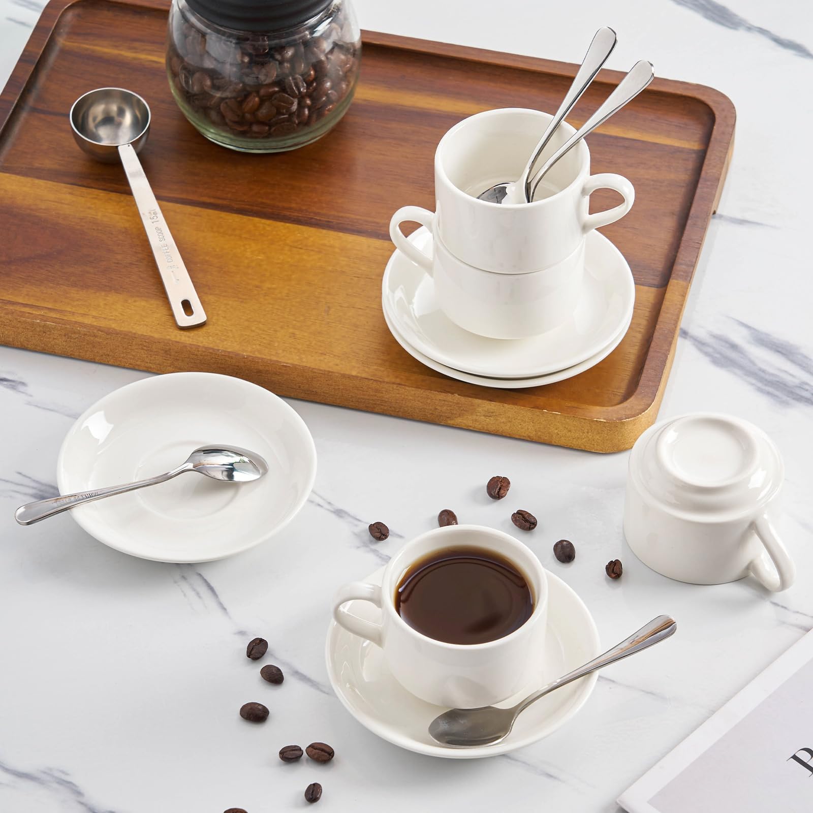 Stapelbare Espressotassen und Untertassen, Set mit Edelstahllöffeln für 4 Stück, 70 ml Keramik-Demitasse-Tassen, langlebige Porzellan-Kaffeetassen für heiße Getränke, Tee, Geschenke, Weiß