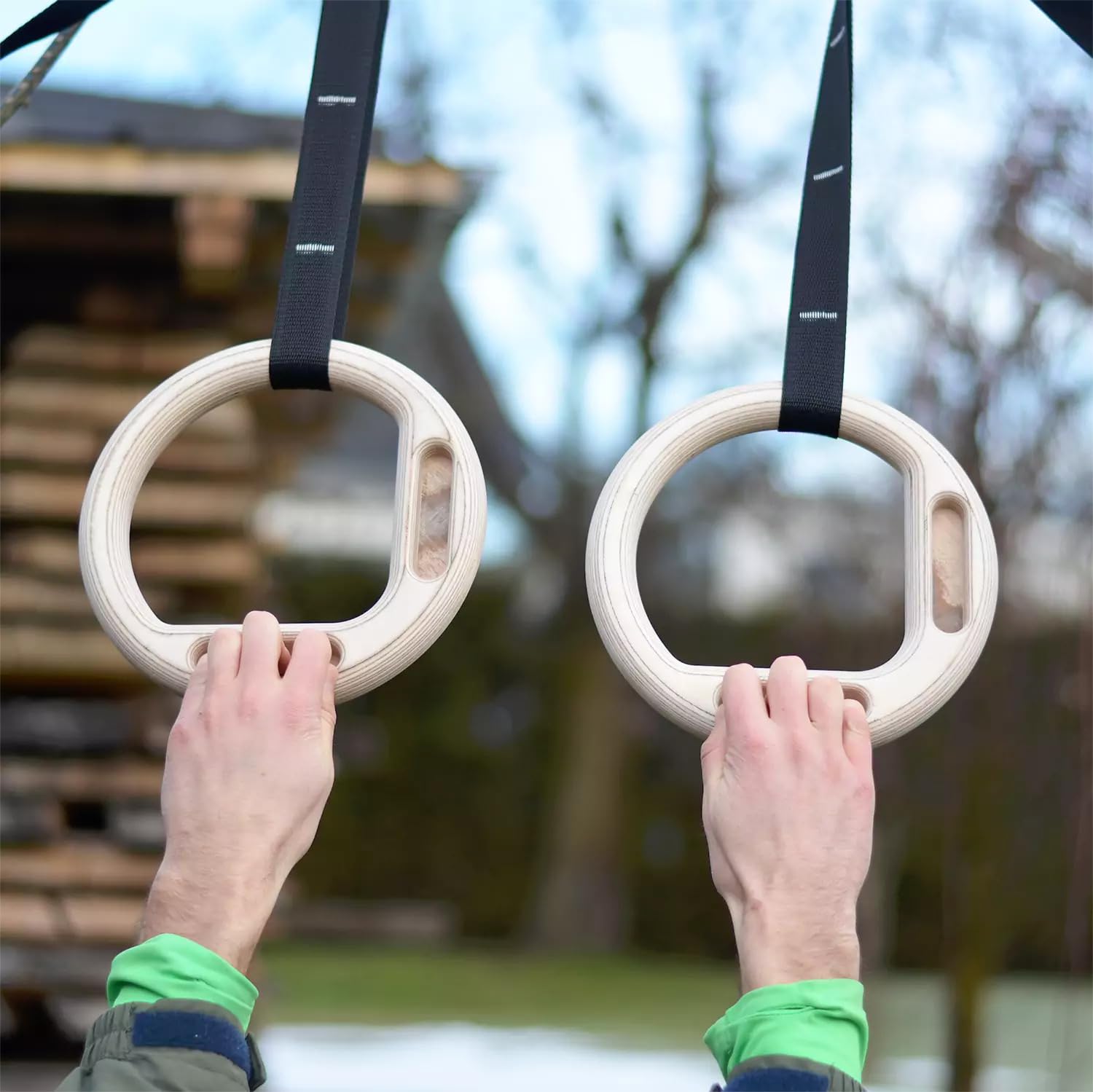 Kletter-Turnringe – Turnringe aus Holz mit Hangboard-Taschen – 28 mm Dicke Ringe mit 5 Meter verstellbaren Riemen mit eingenähten Höhenmarkierungen – hochwertiges Birkenholz