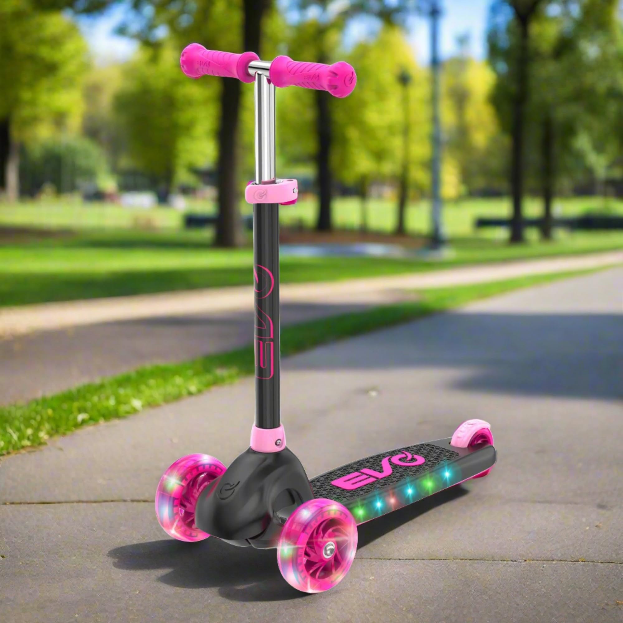 EVO Eclipse - Patinete iluminado de 3 ruedas | Patinete de empuje para niños con altura de mango ajustable | Scooter de altura de mango ajustable para niños y niñas | Patinete para niños de 3 a 12