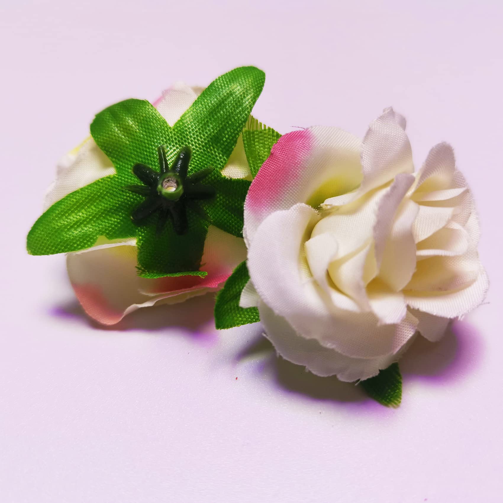 Kesote 50 Pezzi di Teste di Rosa Artificiale di Seta, Fiori di Seta, Rose Artificiali di Decorzione per Matrimonio, Festa, Casa, 4 cm (Rosa