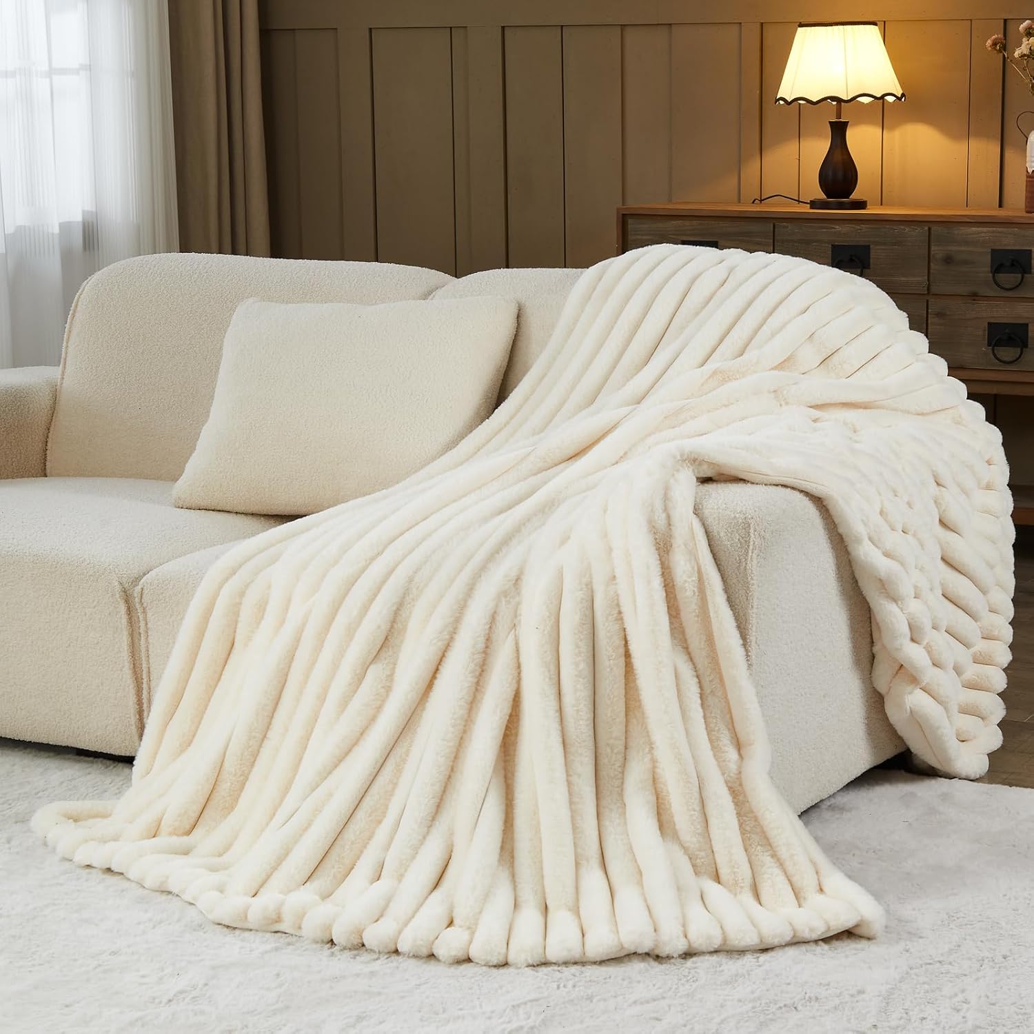 NEWCOSPLAY Faux Fur Twin Blanket Ivory 3D Ribbed Plush Thick Warm Blanket for Couch Sofa Bed 850GSM (Ivory Ribbed, Twin(60x80))