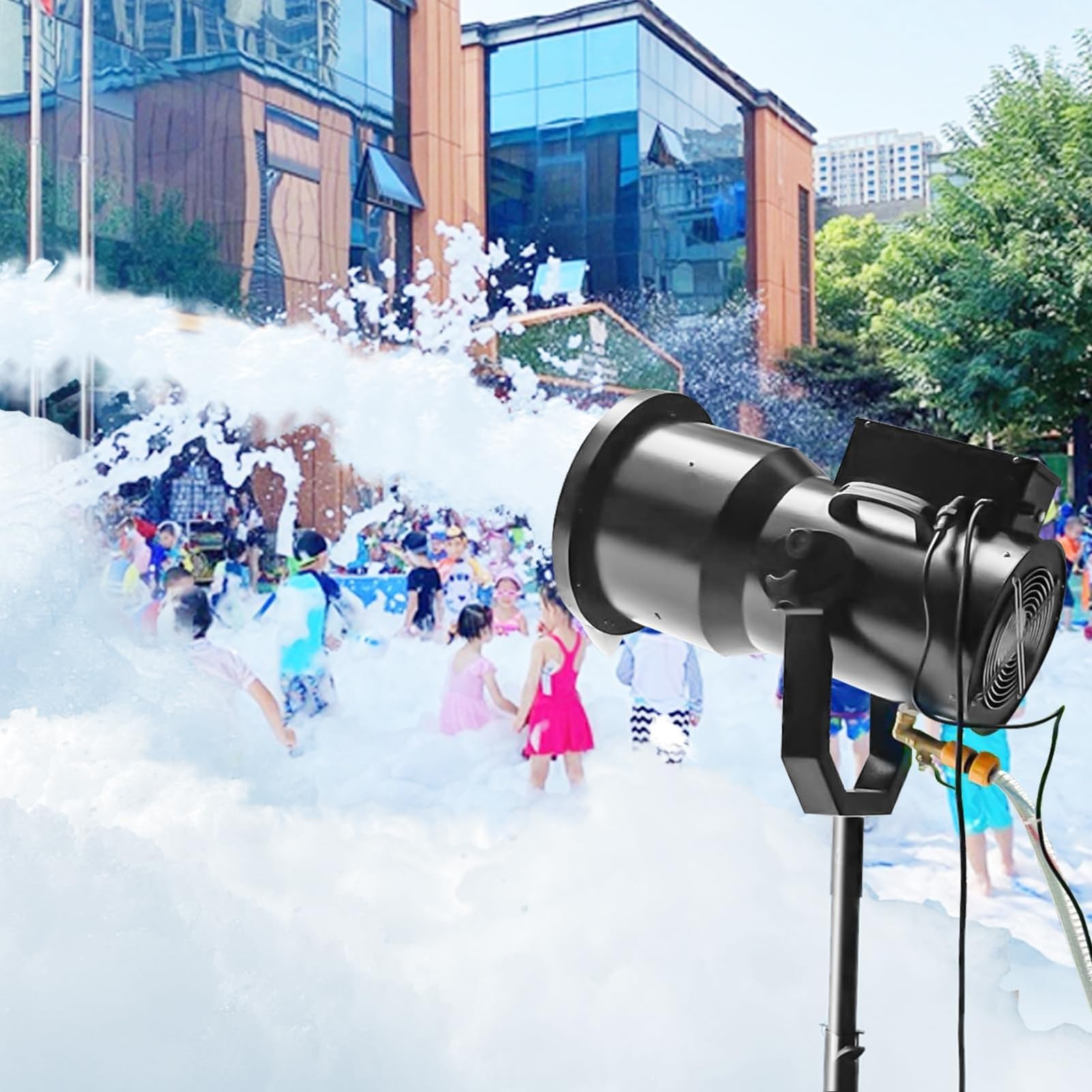 Piankarka imprezowa z 9 diodami LED, 1500 W, wytwornica piankowa, regulowany kąt, piankarka z efektem scenicznym, odległość 6-8 m/powierzchnia 60 m²
