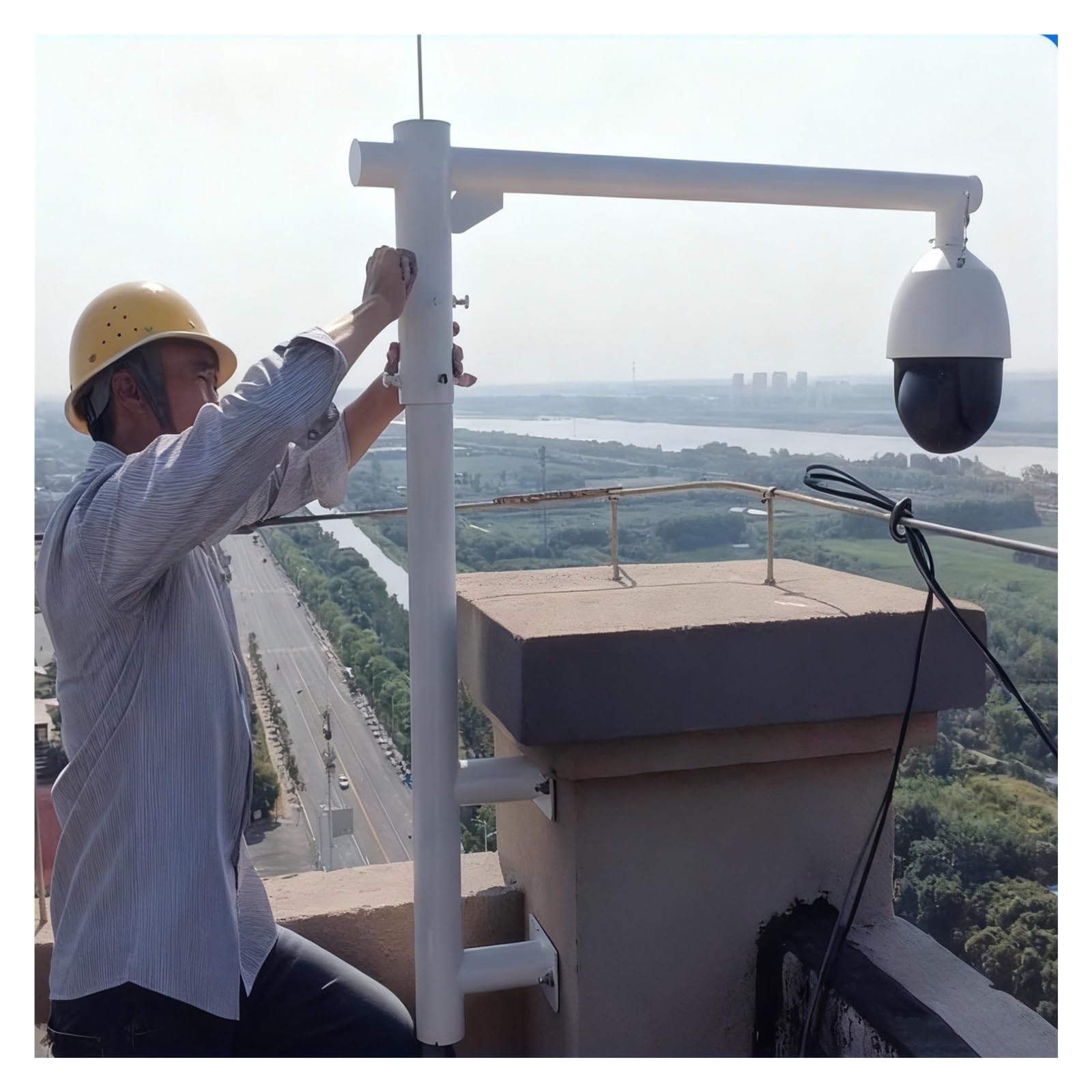 Poste de cámara de seguridad ajustable para montaje en pared, 3.3-5 pies de altura, brazo giratorio de 360°, soporte de poste de vigilancia resistente a la intemperie y al óxido