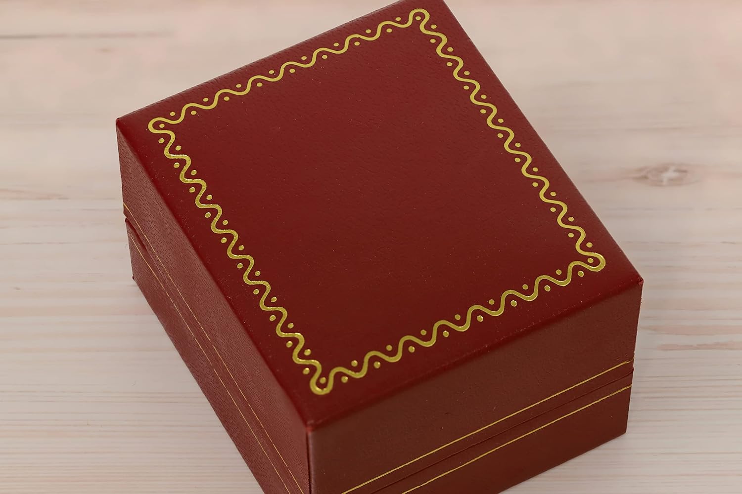 14K White Gold Genuine Emerald 1-1/5Ct Oval Diamonds Band Ring. Size 7