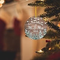 Vista 5 de Jnglr Adorno navideño de matrimonio con texto en inglés "Our First Christmas 2025", decoración rústica de Navidad de doble cara, acrílico 3