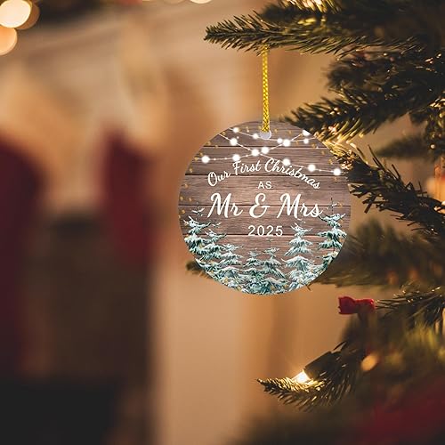 Miniatura 5 de Jnglr Adorno navideño de matrimonio con texto en inglés "Our First Christmas 2025", decoración rústica de Navidad de doble cara, acrílico 3