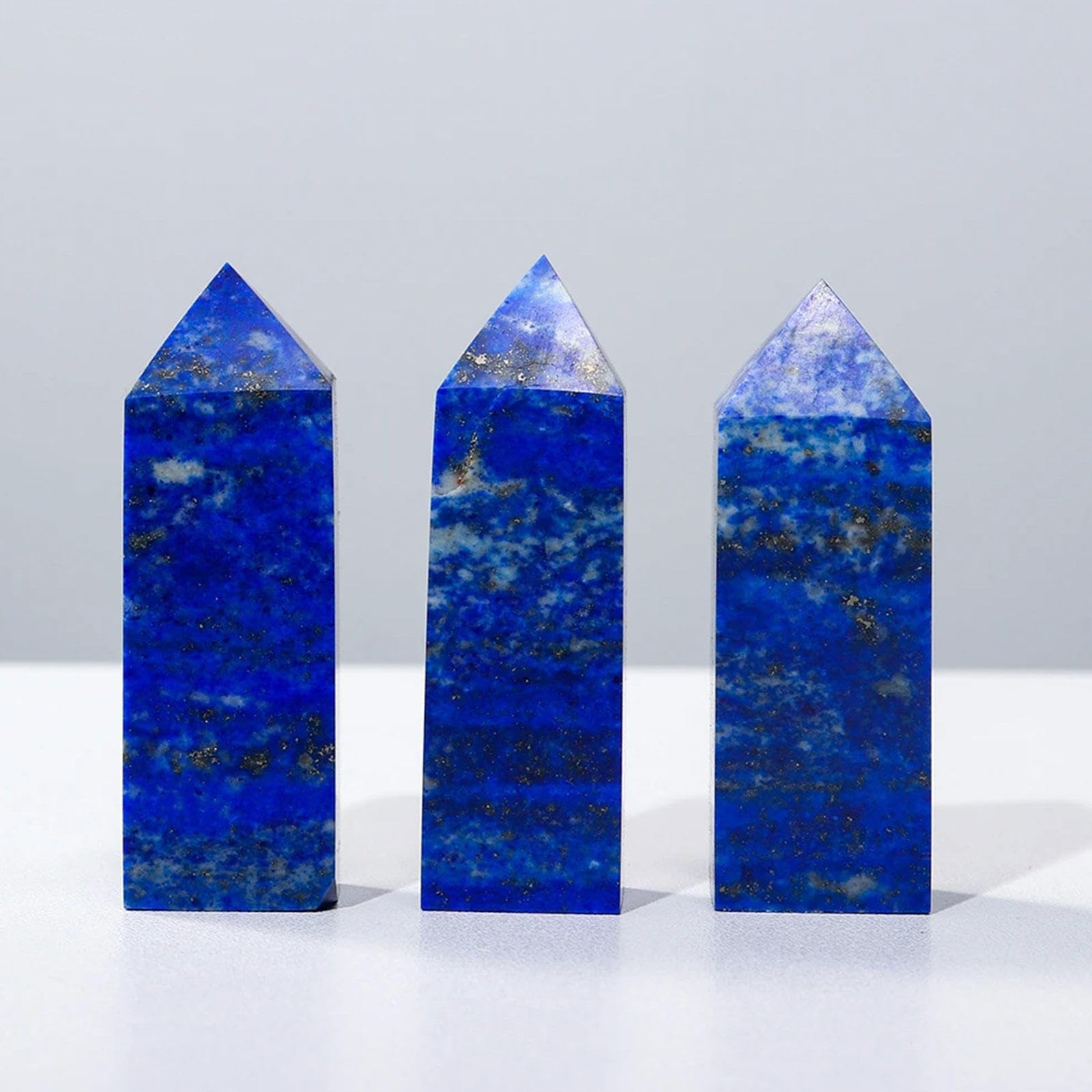 Lot de 3 Baguettes en Cristal de Guérison | Baguettes de Tétraèdre Lapis Lazuli de 2,36 à 2,75 Pouces | Tour de Cristal à Point Unique Reiki Chakra à 4 Facettes | Énergie Gemstone Décoration