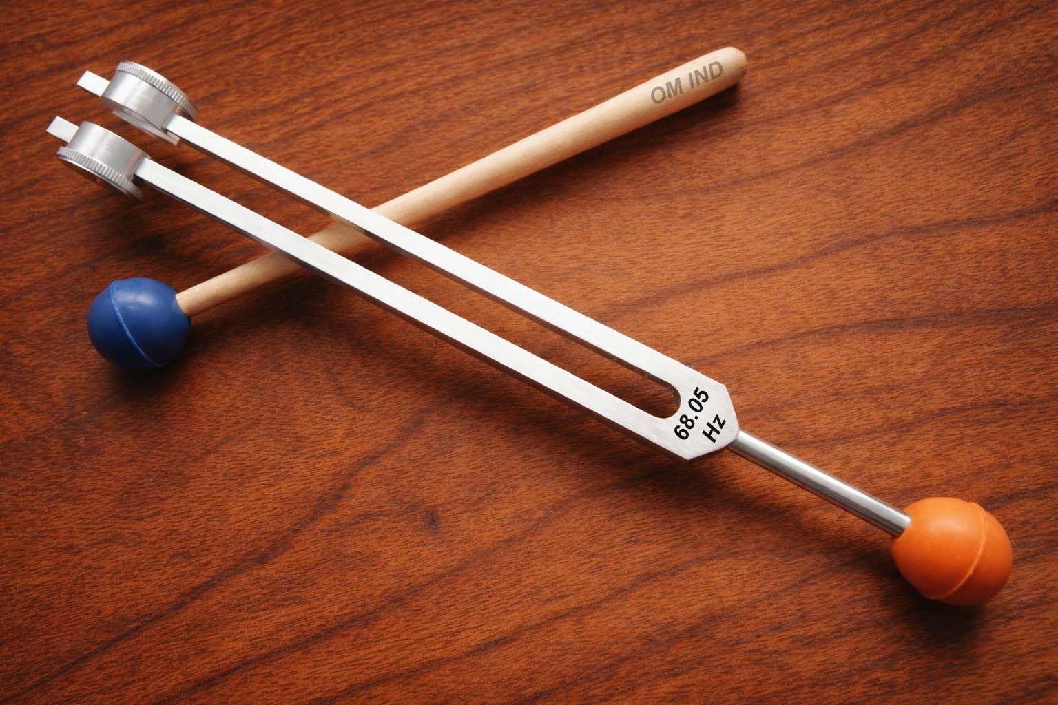 Om Industries Low Om 68.05 Hz Weighted Tuning Fork With Velvet Bag & Allen-Key-image-2