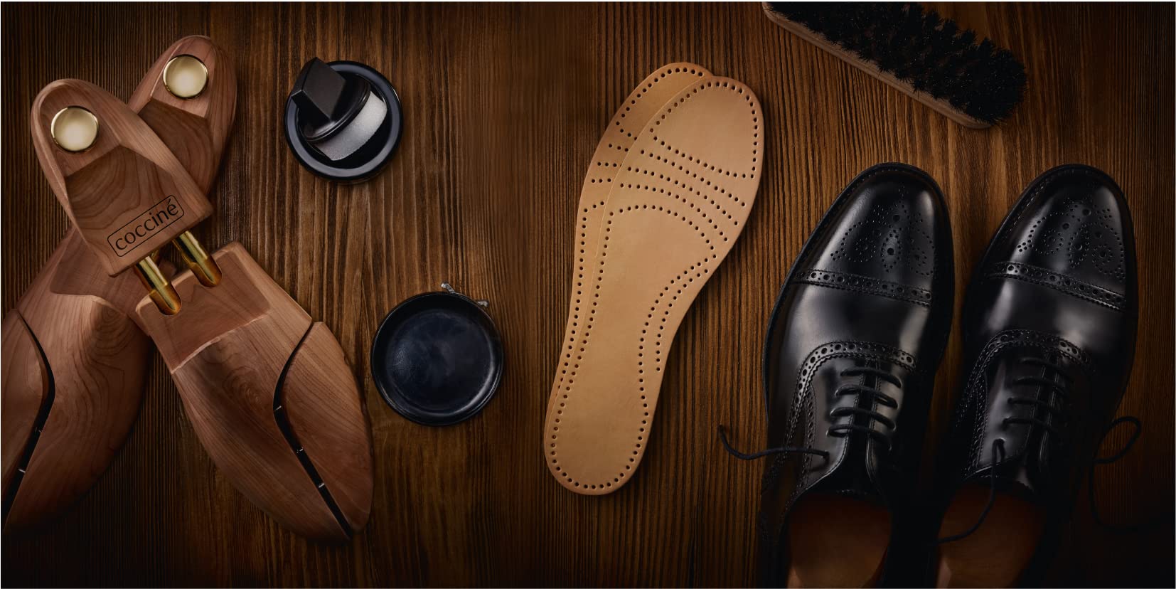 Coccine - Embauchoir Chaussures Universelles, Elargisseur Chaussure en Cèdre, Embauchoirs Pour Homme et Femme, Taille Réglable, Bois Avec Parfum de Cèdre, Ajustement Facile