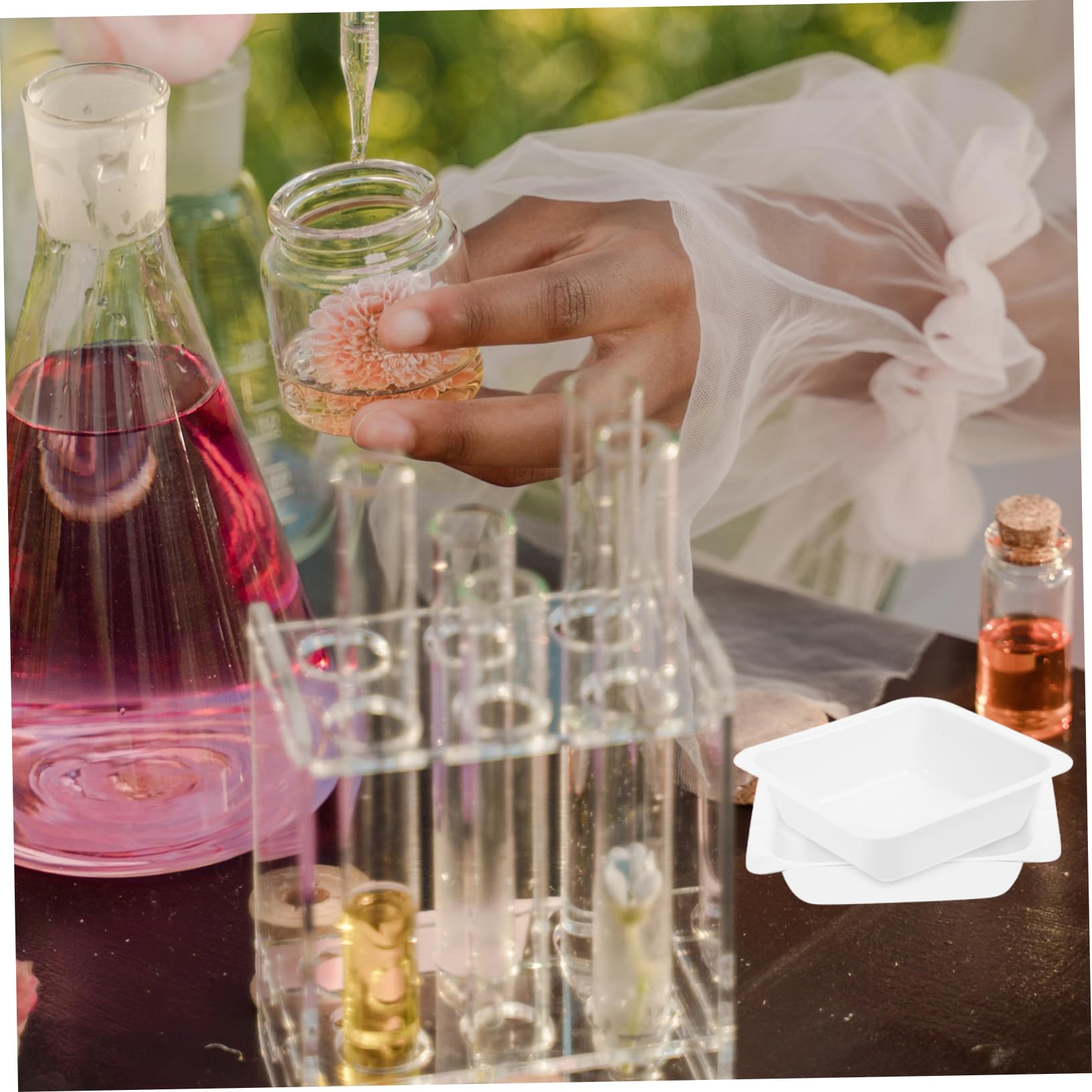 COSMEVIVI 20pcs Weighing Boat Weigh Boat Lab Weight Dish Containers for Food Liquid Weigh Bowl Food Container Pour Boat Weighing Dishes Kitchen Weighing Pan Weight Plate Plastic White