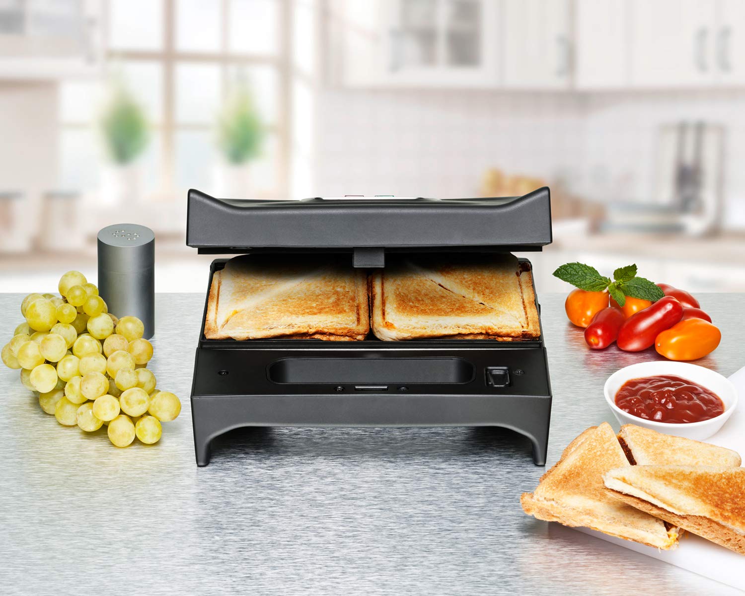 ROMMELSBACHER Multi Toast & Grill SWG 700 'Max' - 3 antihaftbeschichtete Wechselplatten für Sandwiches, Belgische Waffeln, Gegrilltes, 700 Watt, schwarz/edelstahl