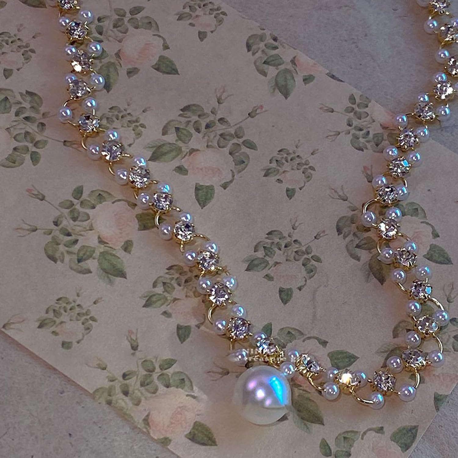 Aonklot Women Gold Pearl Choker Necklace Pearl Pendant Clavicle Necklace Faux Pearl Beaded Choker Necklace Jewelry Gift - Image 7