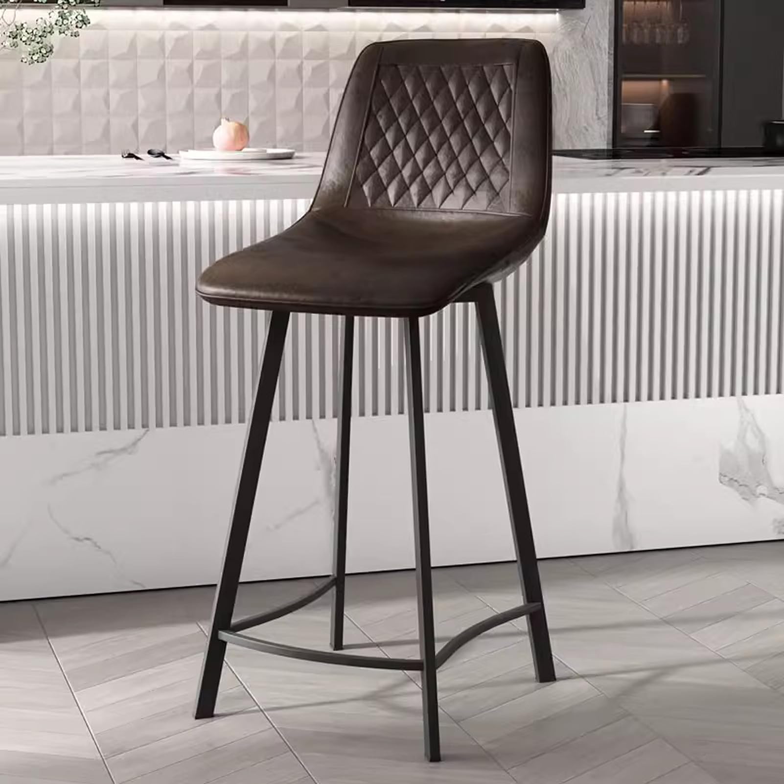 Sièges de bar noirs en similicuir haut de gamme avec dossier confortable