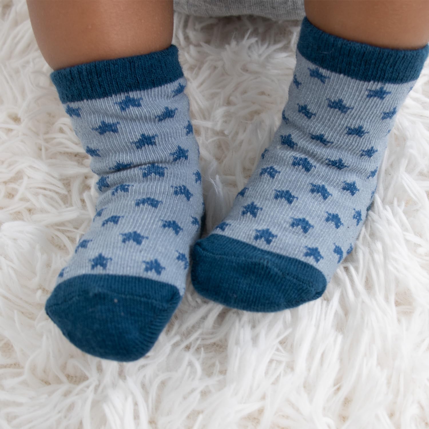The Peanutshell Juego de 12 calcetines orgánicos para bebés de 0 a 24 meses, agarre antideslizante, de algodón suave, para recién nacidos y niños pequeños, atrevidos