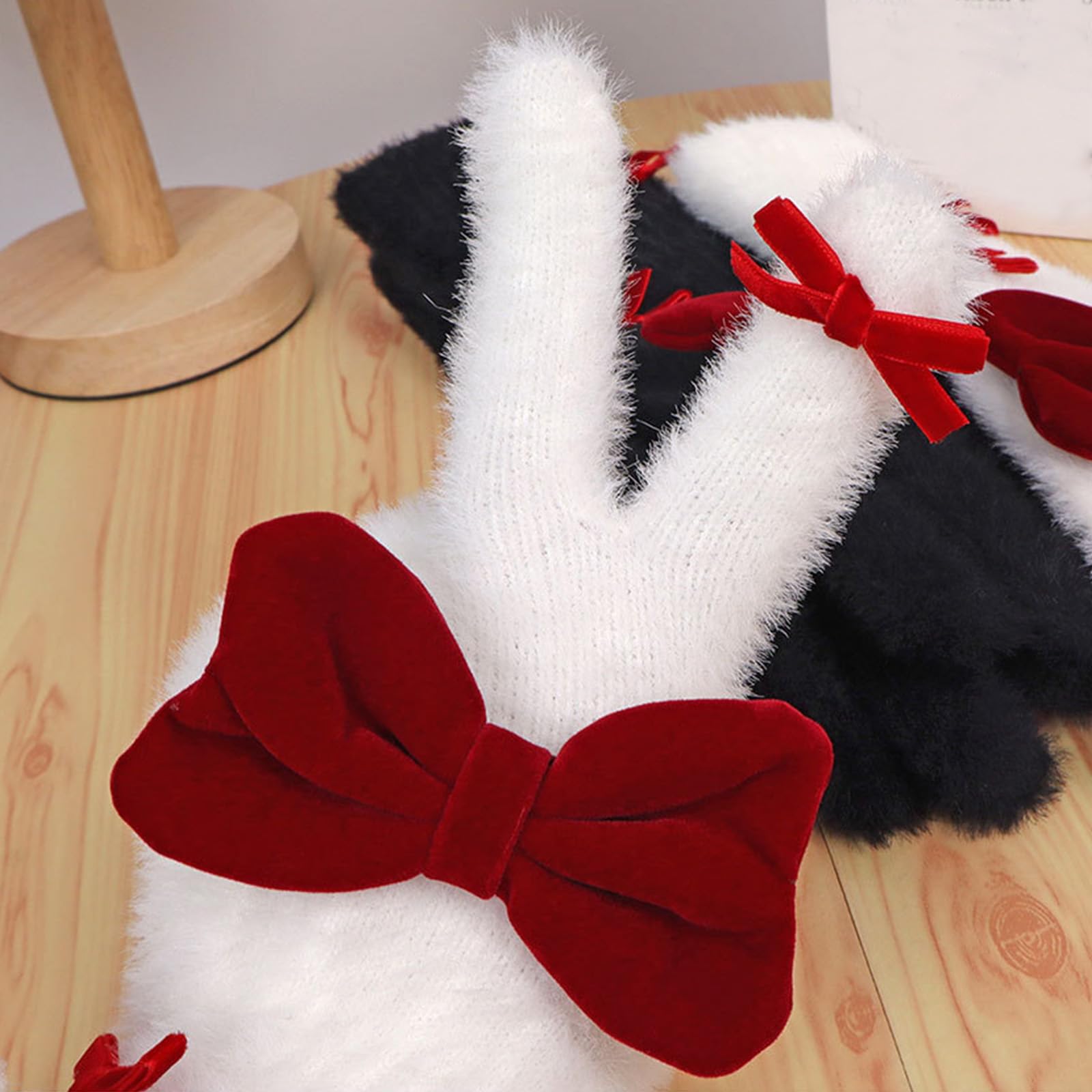 Stylish Warm Bowknot Gloves For Office Women Warm Comfortable Cold Weather Full Finger Gloves Screen Touch Hand Warmer