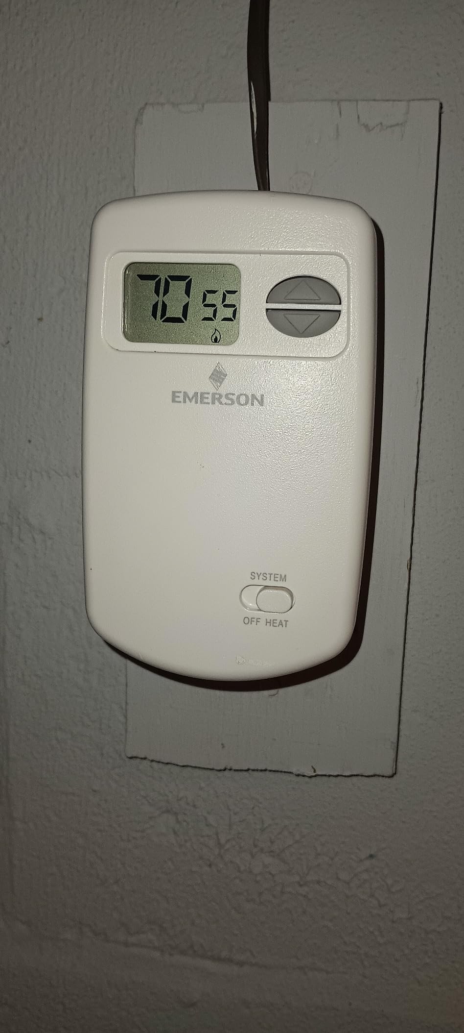 7/mo Finance Emerson 1E78140 NonProgrammable Heat Only Thermostat