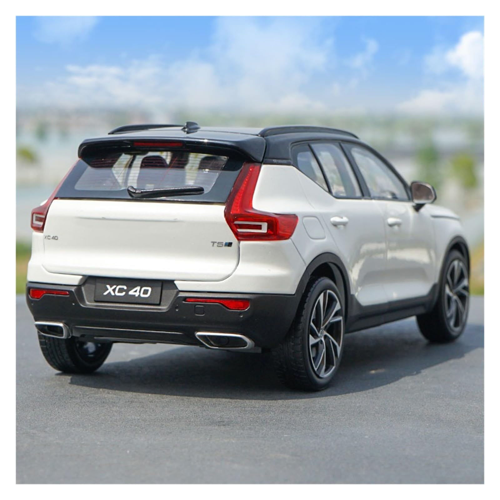Scale Finished Model Car 1/18 for Volvo Xc40 SUV Metal Car Model