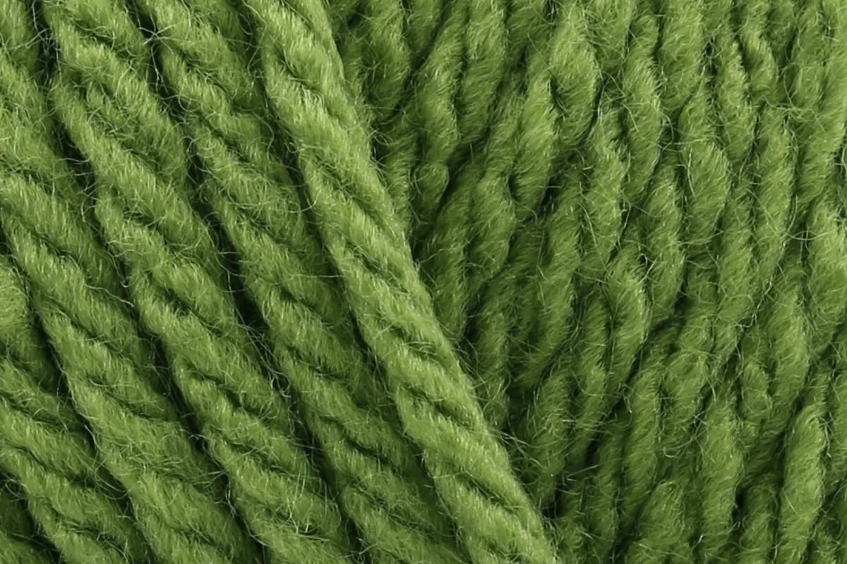 Sirdar Hayfield Bonus Chunky Crochet Yarn, 100% Acrylic Soft Knitting Wool for Cardigans, Jumpers, Sweaters, Ponchos and Capes - 100g Ball - Fern Green (603) - Single (1 Ball)