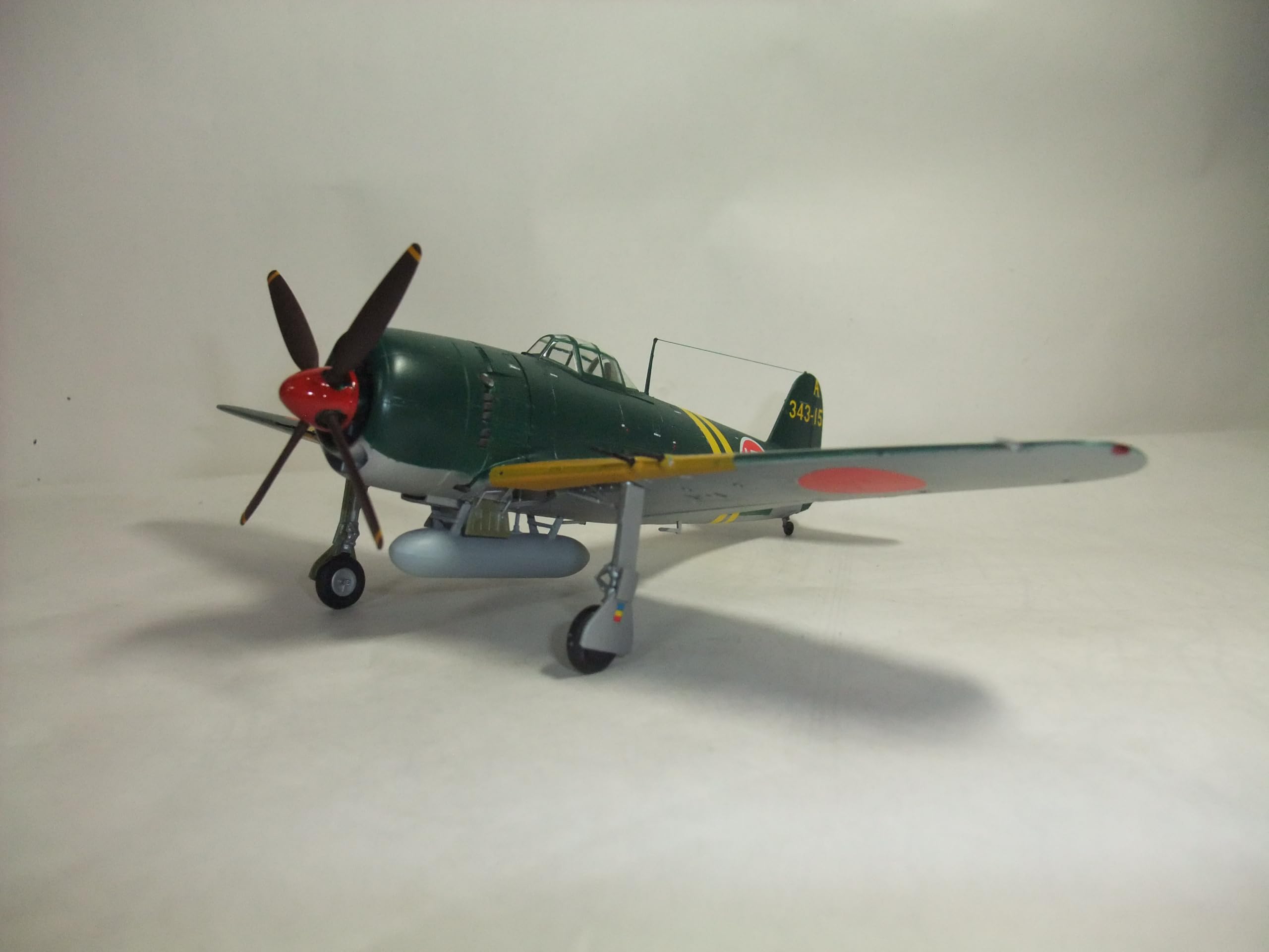 Amazon | 完成品 紫電改 日本海軍戦闘機 サイズ48分の1