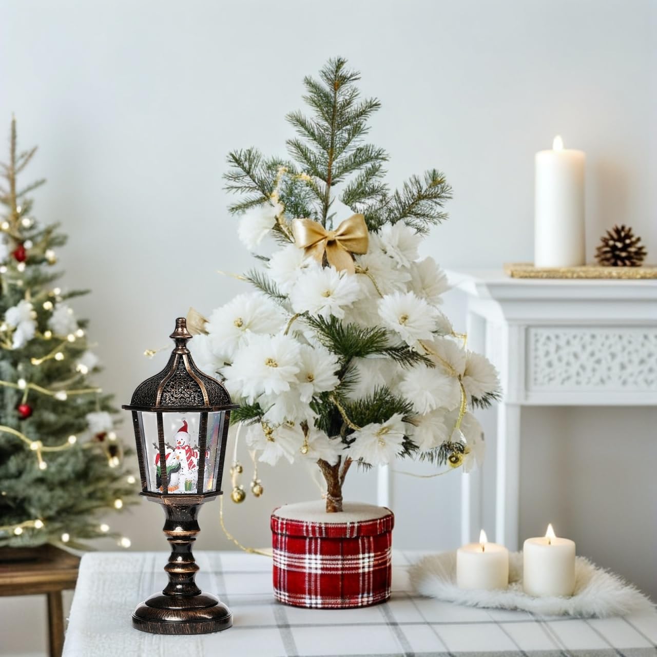 Cabilock 2Pcs Christmas Snow Globe Lantern Lighted Christmas Lanterns with Resin Musical Snow Globe USB and Battery Operated Indoor Xmas Table Decor Festive Holiday Centerpiece with Built-in Music