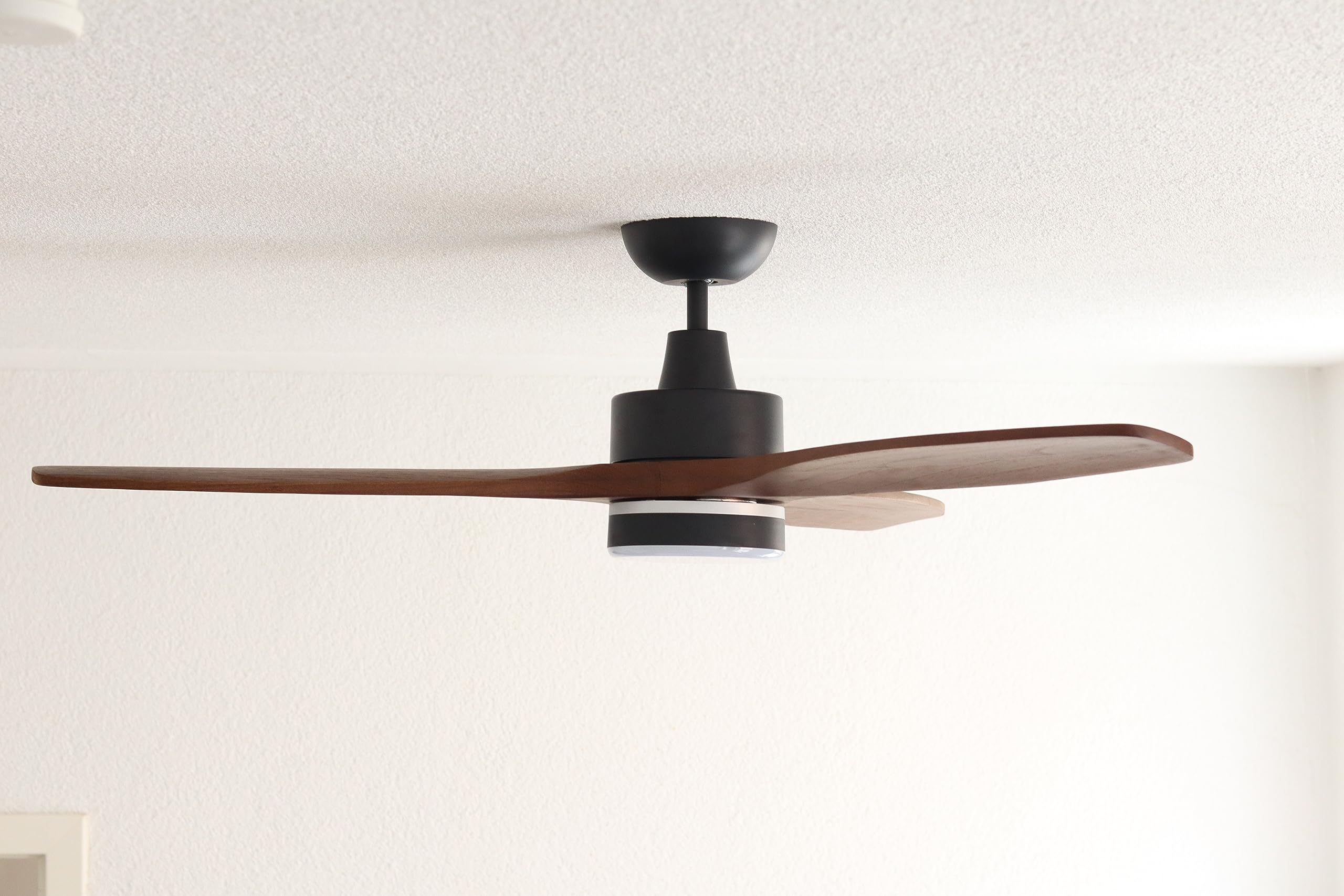 Pepeo Ventilateur de plafond à basse consommation Notos 132 cm avec éclairage LED et télécommande