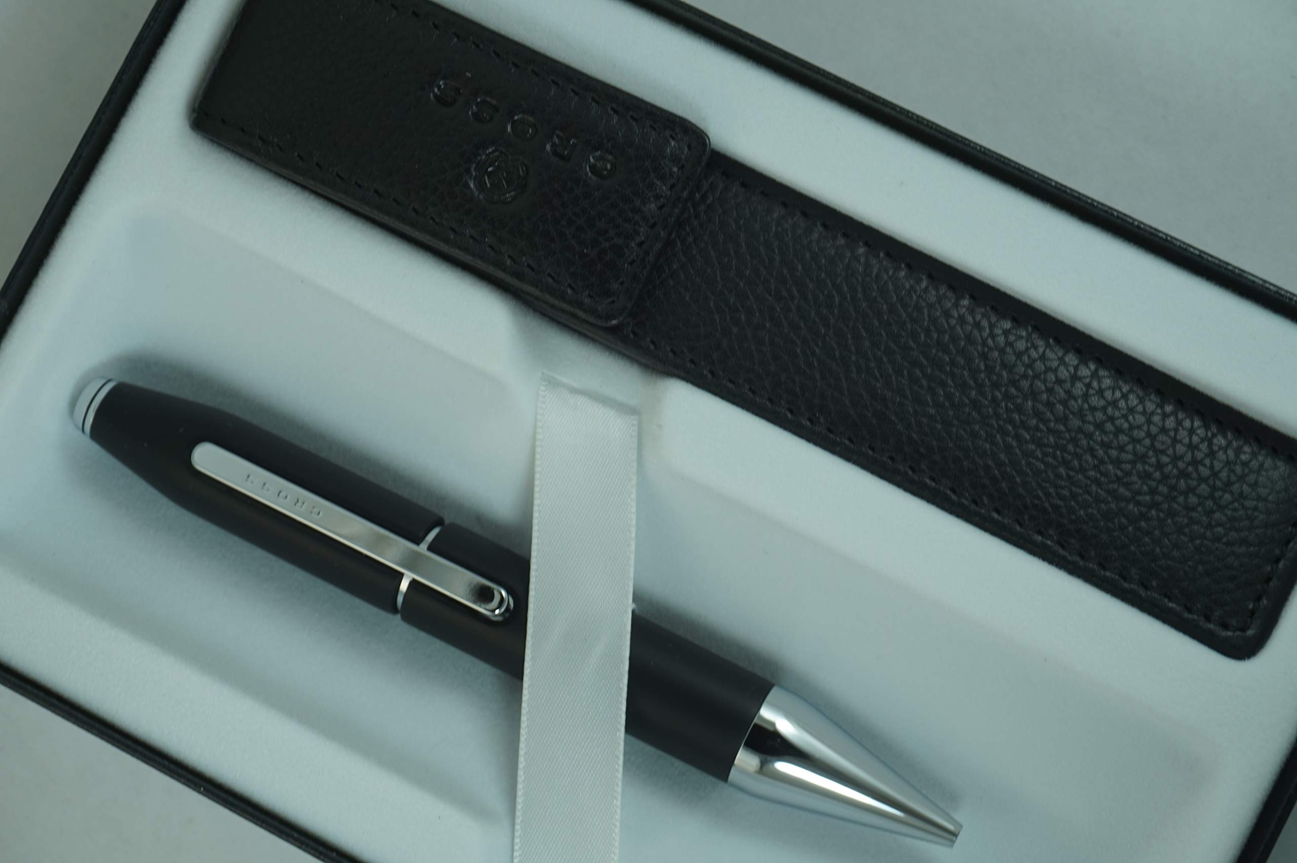 Cross Limitierte Kollektion x Serie mit patentiertem Schnappverschluss, Gel-Tinte, schwarzer Schaft, Selectip Tintenroller mit passendem Vollnarbenlederetui in Firmen-Geschenkbox