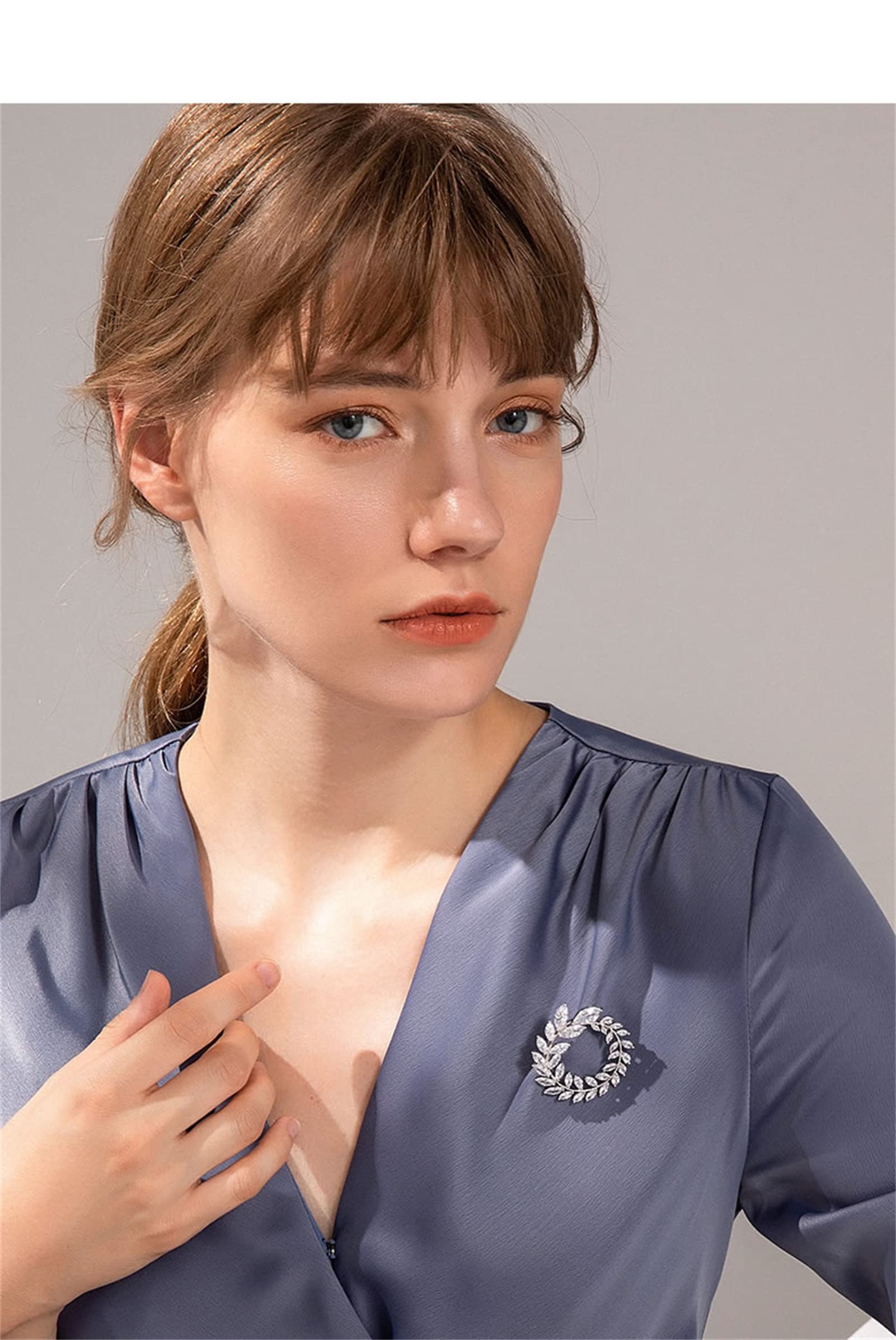 Spilla a Ghirlanda da Donna, Spilla di Cristallo con Temperamento di Lusso, Spilla Colorata e Accattivante, Giacca da Abito, Cento Decorazioni abbinate