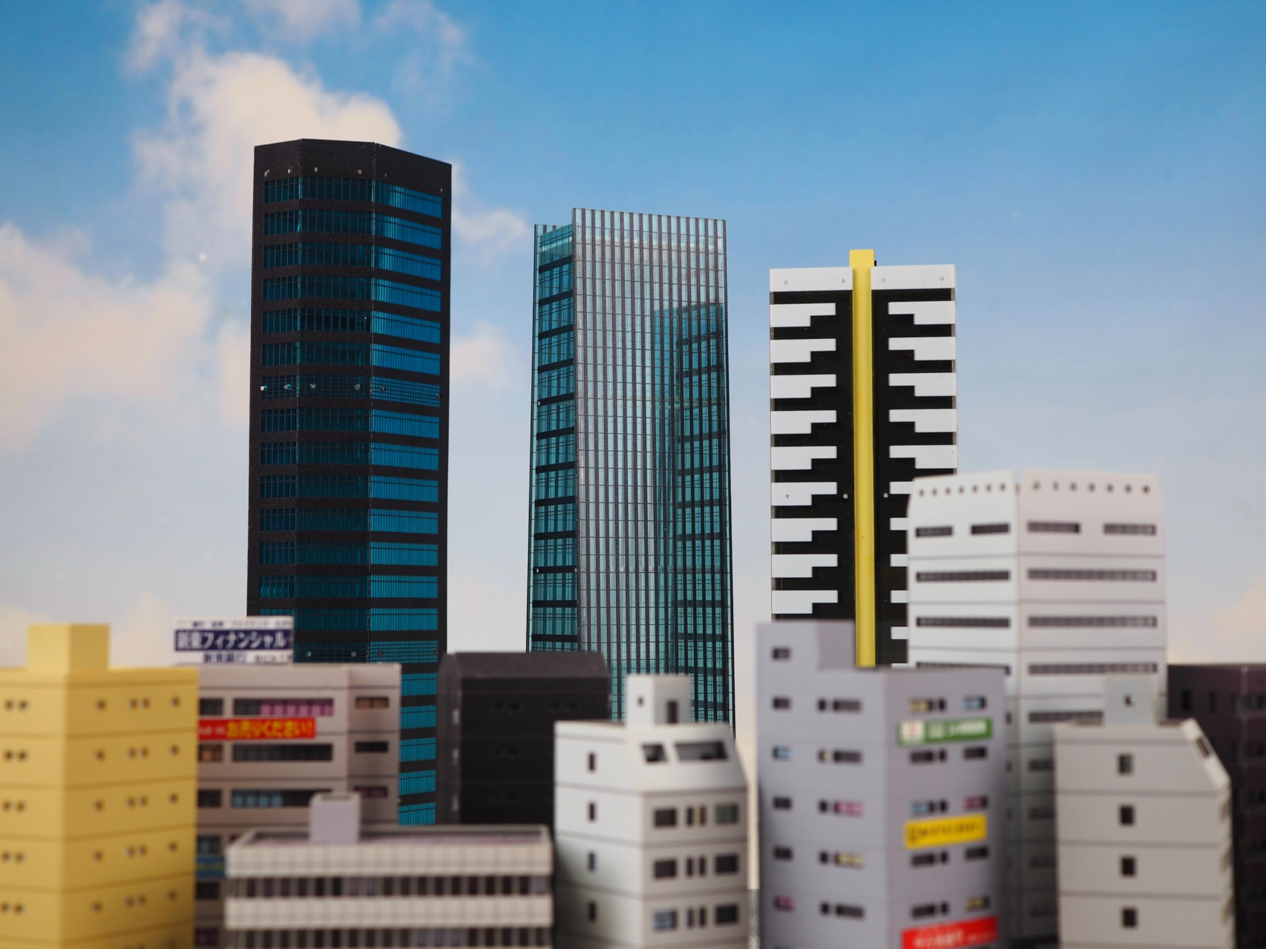 Amazon | 【Good in three directions】20.5cm 1/300 模型 建物 鉄道