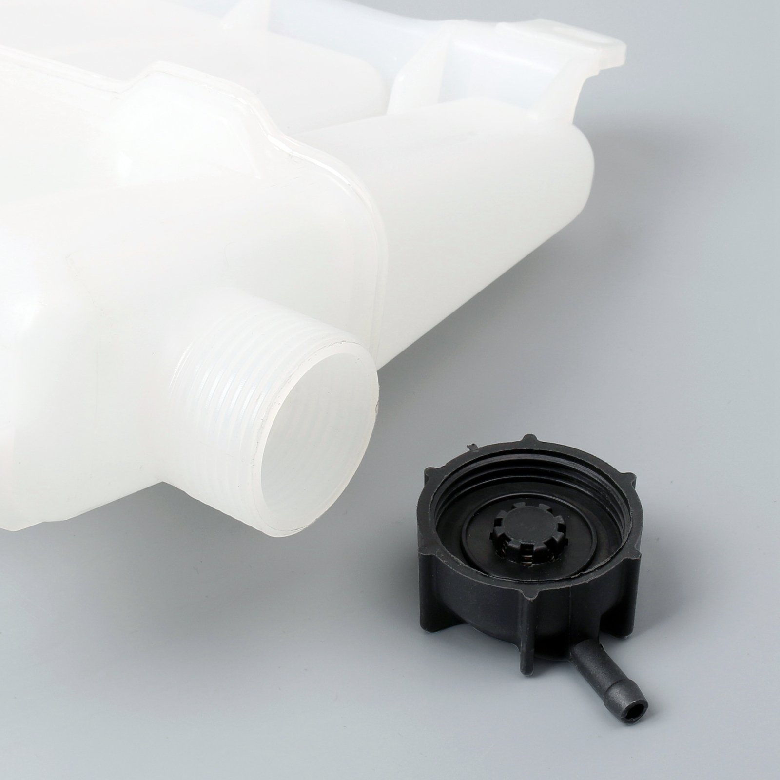 Coolant tank ボルボVNLトラックのキャップセンサーW Volvo Car For VNL Coolant Truck