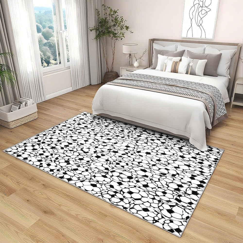 Dywan można prać w pralce, 180 x 240 cm, miękki, antypoślizgowy, sportowy, z nadrukiem piłki nożnej, do salonu, sypialni, pokoju dziecięcego, pokoju zabaw, na korytarz, czarno-biały, trwały, niski