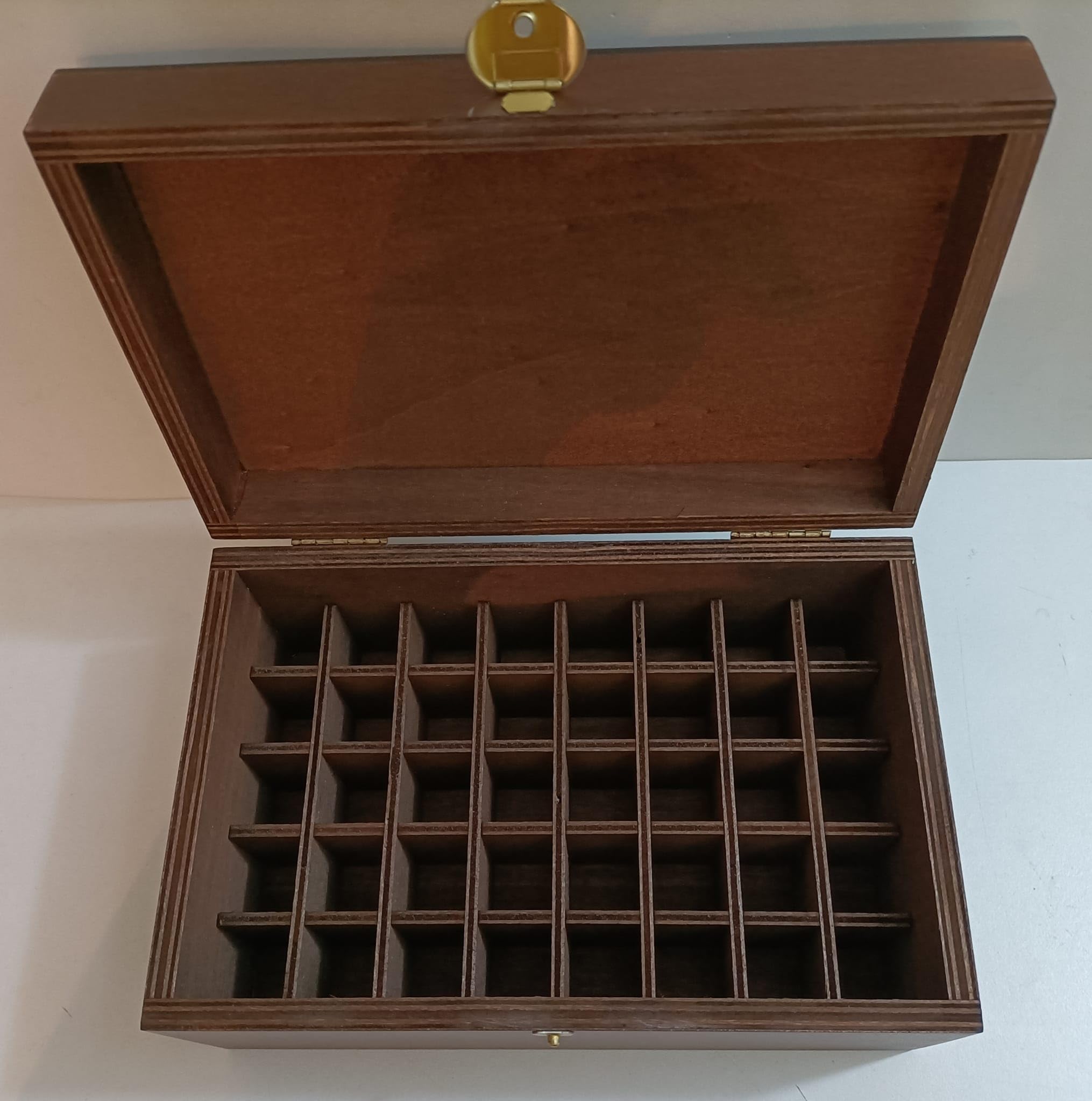 Genérico Caja de Madera con Tapa para Flores Kit de Bach de 10 ml, para 40 Unidades. Medidas Caja Son 21.5cm Largo* 14cm Ancho* 10cm Alto