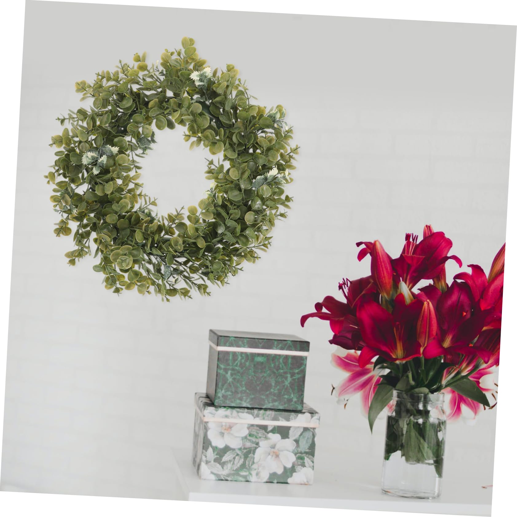 VICASKY Ghirlanda di Piante Verdi in Stile Americano 35 Cm, Decorazione Murale Artificiale di Eucalipto per Casa, Matrimonio e Negozi, Ornamento a Corona Resistente senza Manutenzione