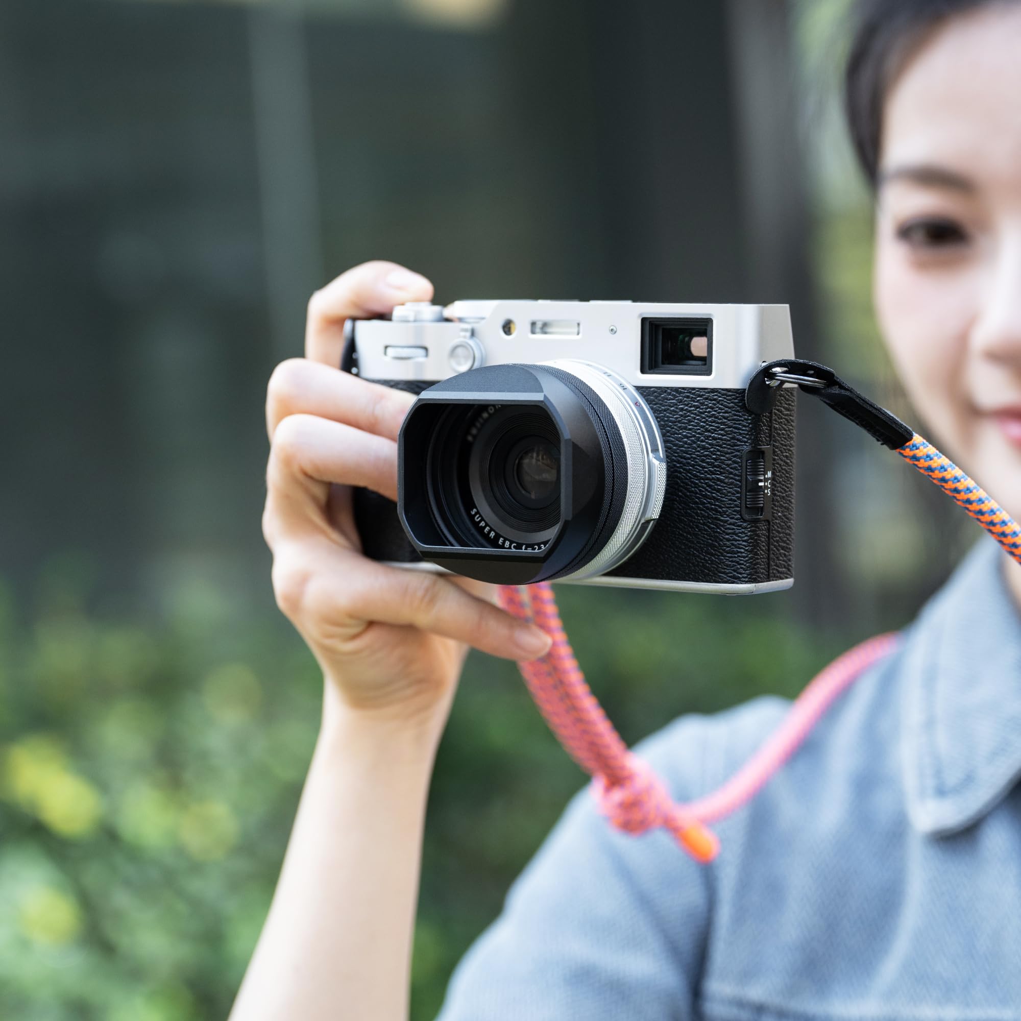 JJC Klasyczna kwadratowa metalowa osłona obiektywu z pierścieniem adapterowym 49 mm + osłona na obiektyw do aparatu Fujifilm X100VI Fuji X100V - obsługuje mocowanie filtru 49 mm - czarny
