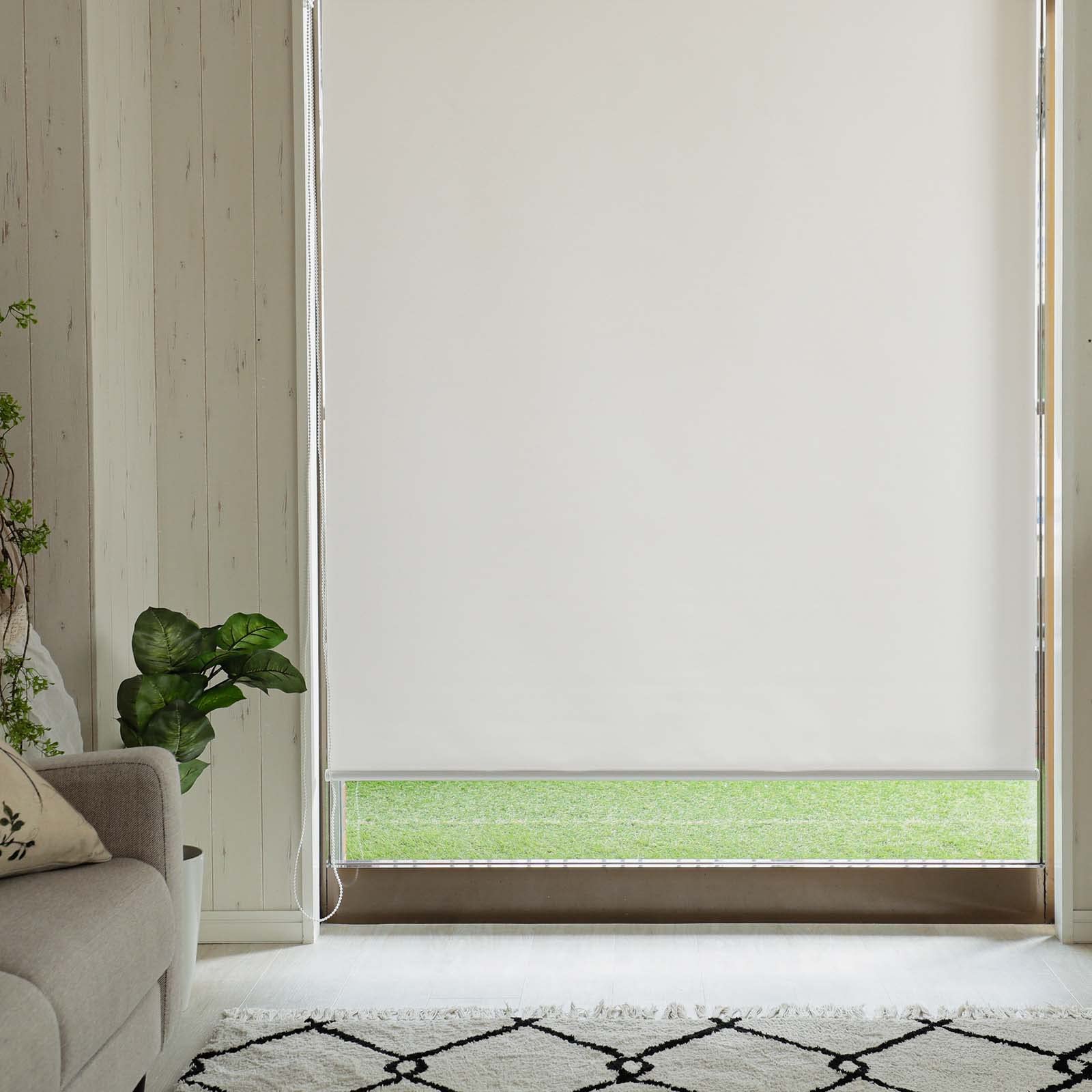 低価爆買い ヤフオク! - 新品@横長窓用 無地ロールスクリーン 125