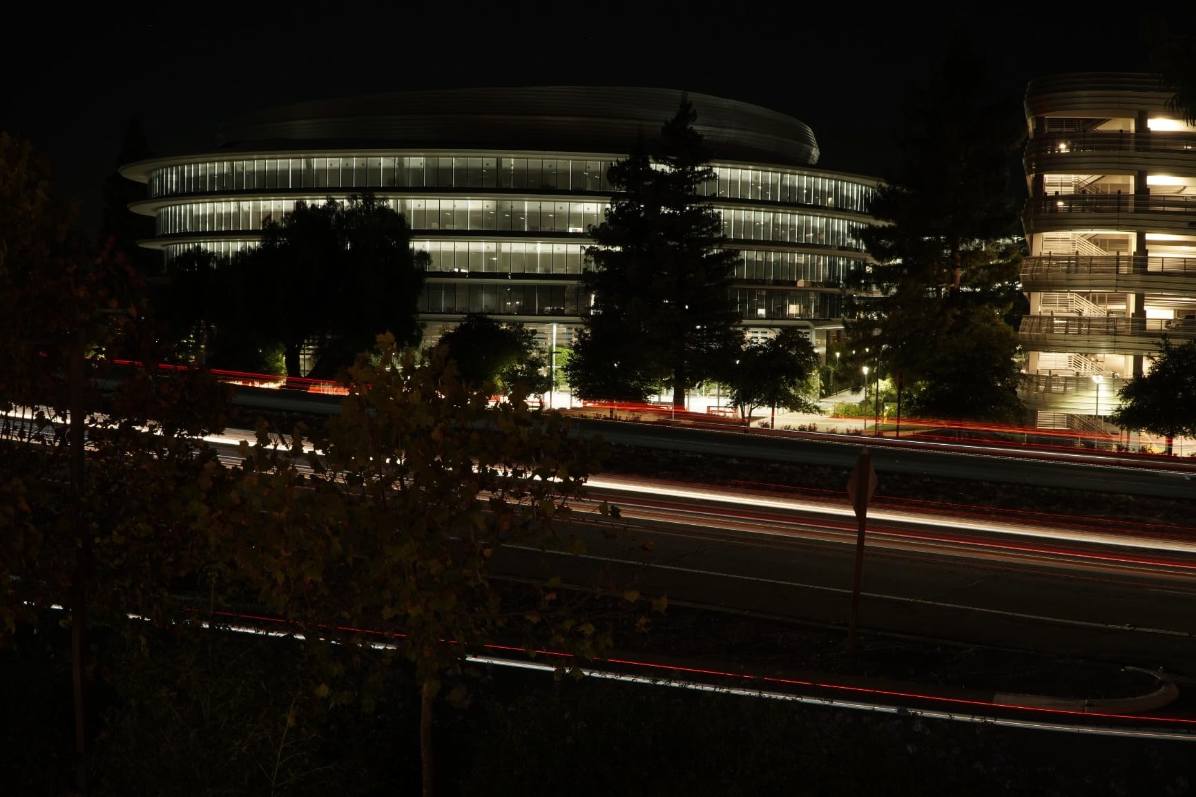 Severe pin cushion distortion at shorter focal length