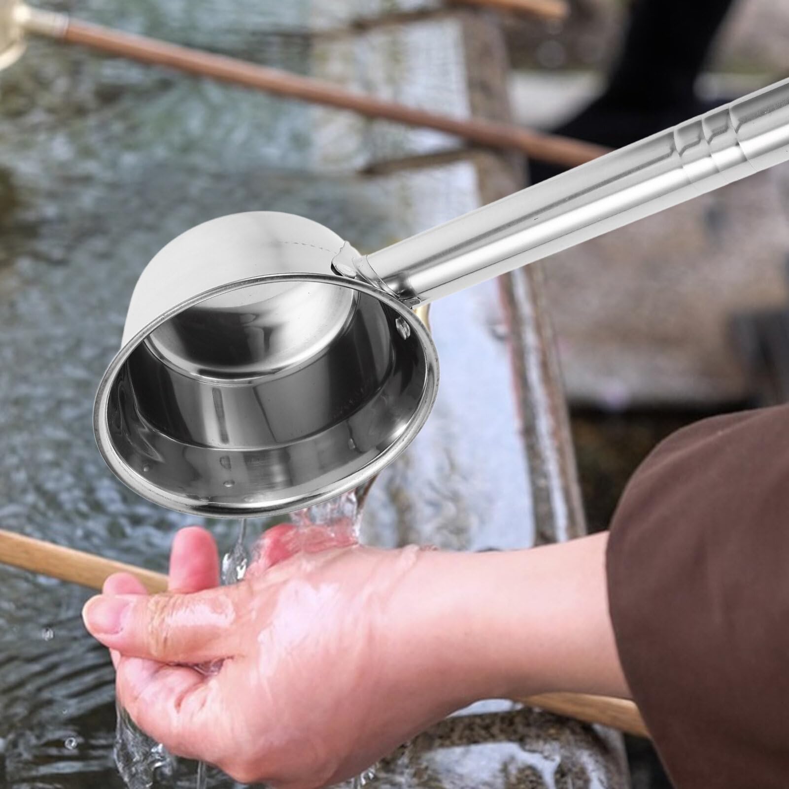 Milisten Louche à eau à long manche, 35,6 cm Jumbo Cuillère de cuisine Louche à soupe Louche en acier inoxydable pour arrosage de jardin, shampooing, rinçage tasse de salle de bain