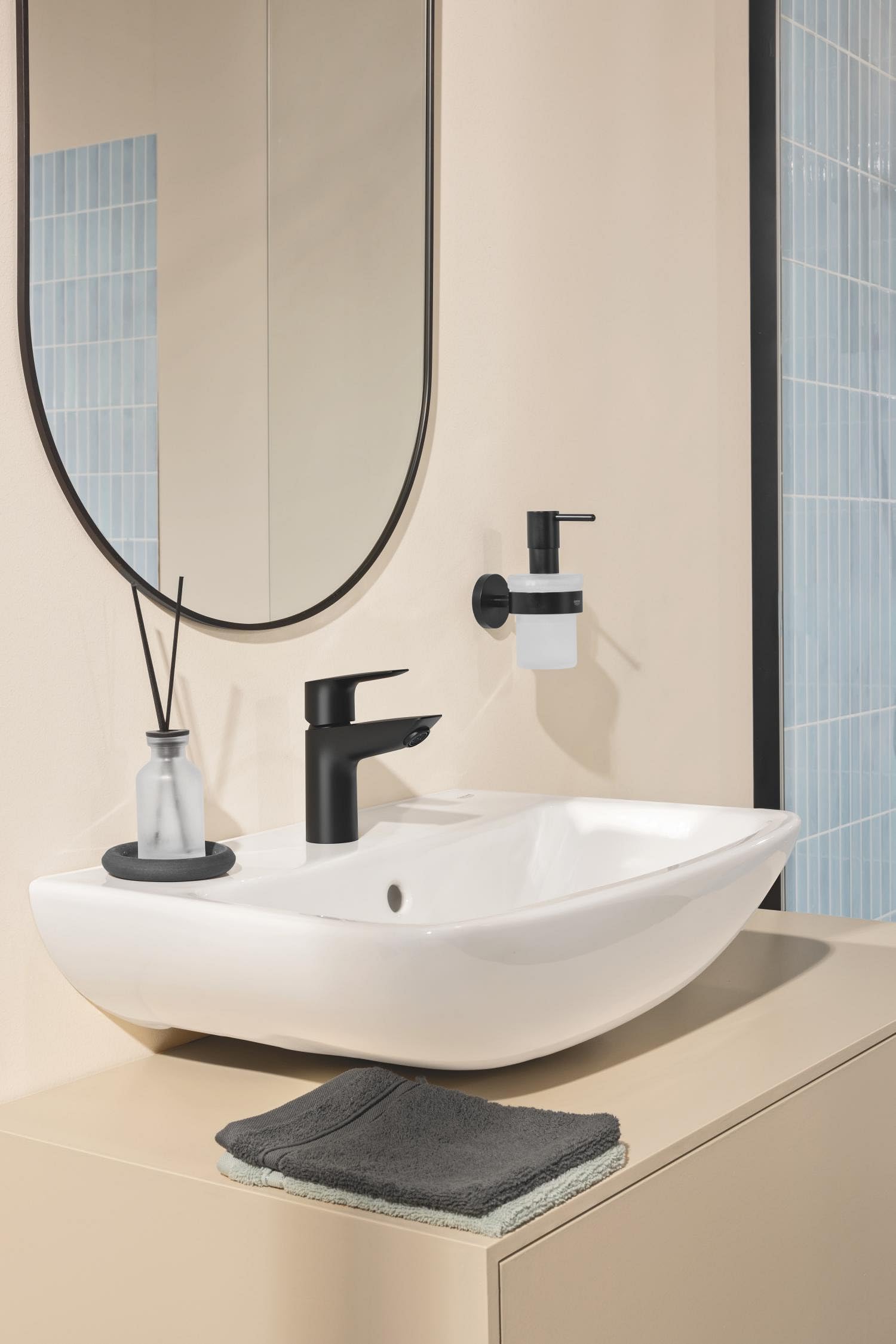GROHE Start Edge QuickFix Mitigeur de Lavabo de Salle de bains, Taille S, (Corps Lisse, Bonde Clic-Clac, Économie d’Énergie et d’Eau, QuickTool Inclus), Noir Mat, 239002431