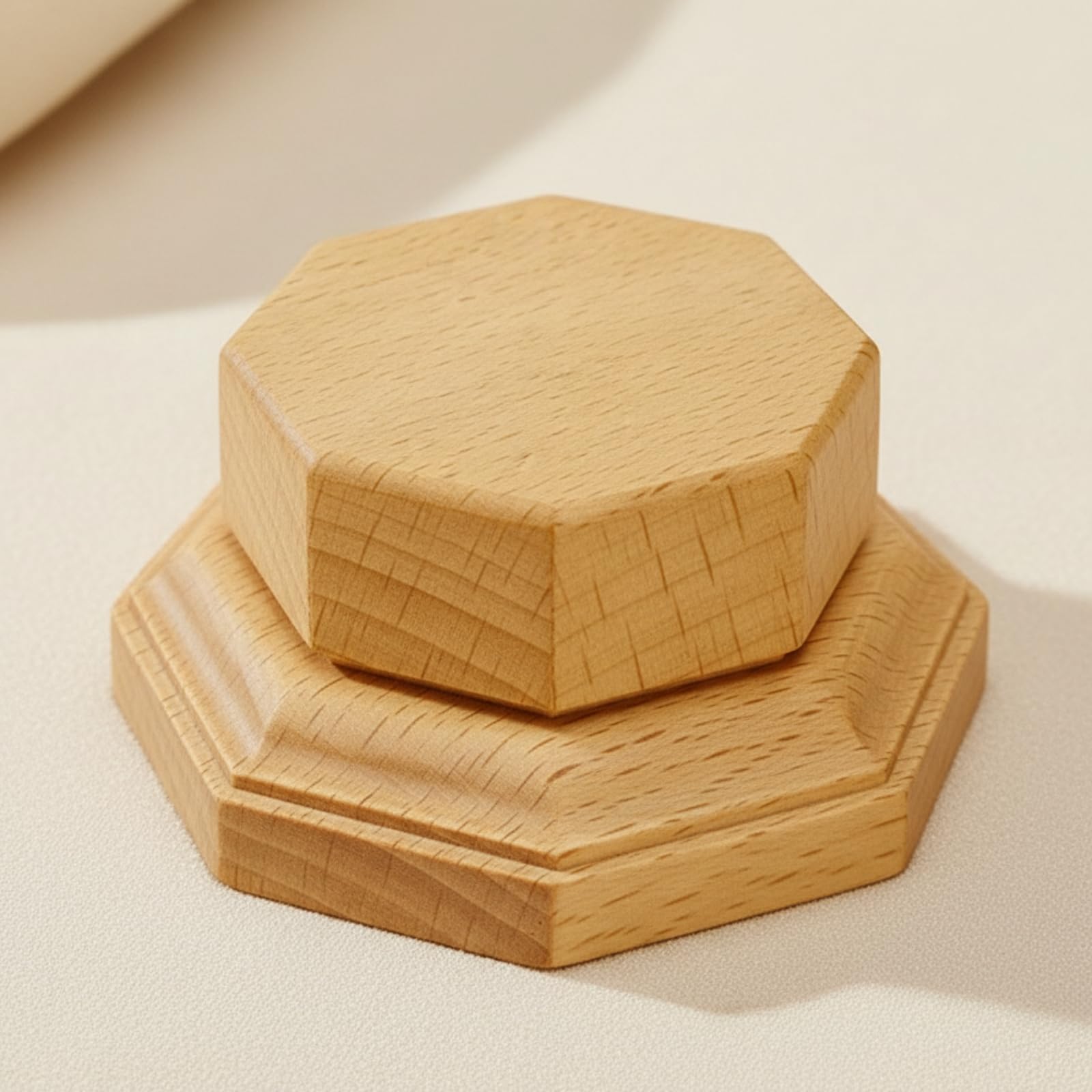 Achtkantig Präsentationssockel aus niedrig zweistufig Ausstellungsständ aus Massiv kompakt ständ für Eingangsbeich, 16x16cm